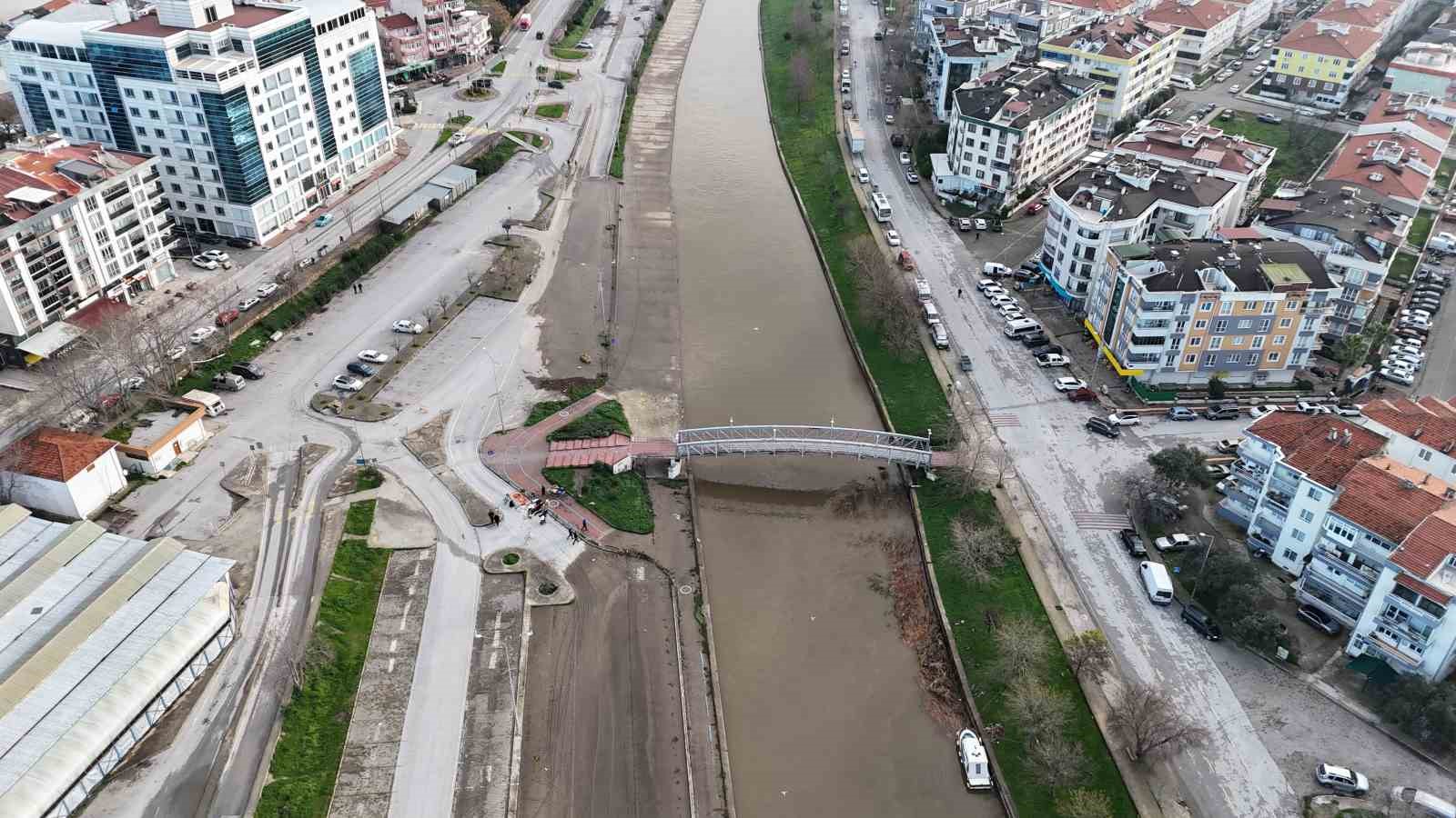 Çanakkale’de taşkın yaşanan Sarıçay normale döndü
