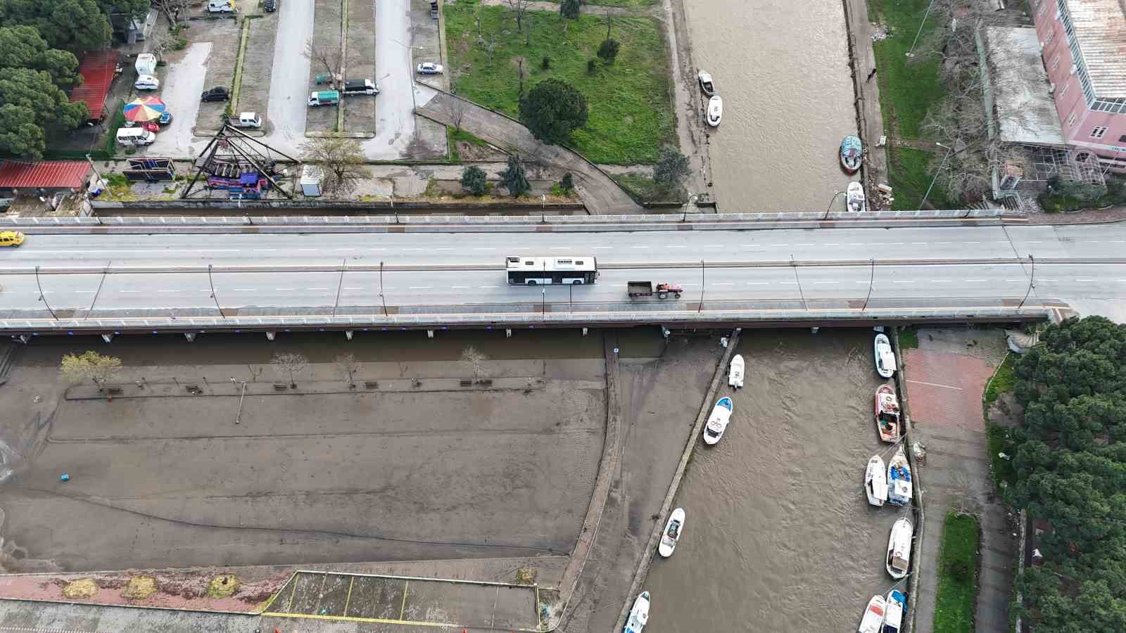 Çanakkale’de taşkın yaşanan Sarıçay normale döndü
