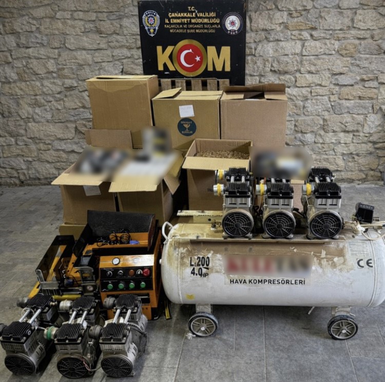 Çanakkale’de uyuşturucu madde imal ve ticaretinden 2 şüpheli tutuklandı
Çanakkale’de uyuşturucu madde imal ve ticaretinden 2 şüpheli tutuklandı