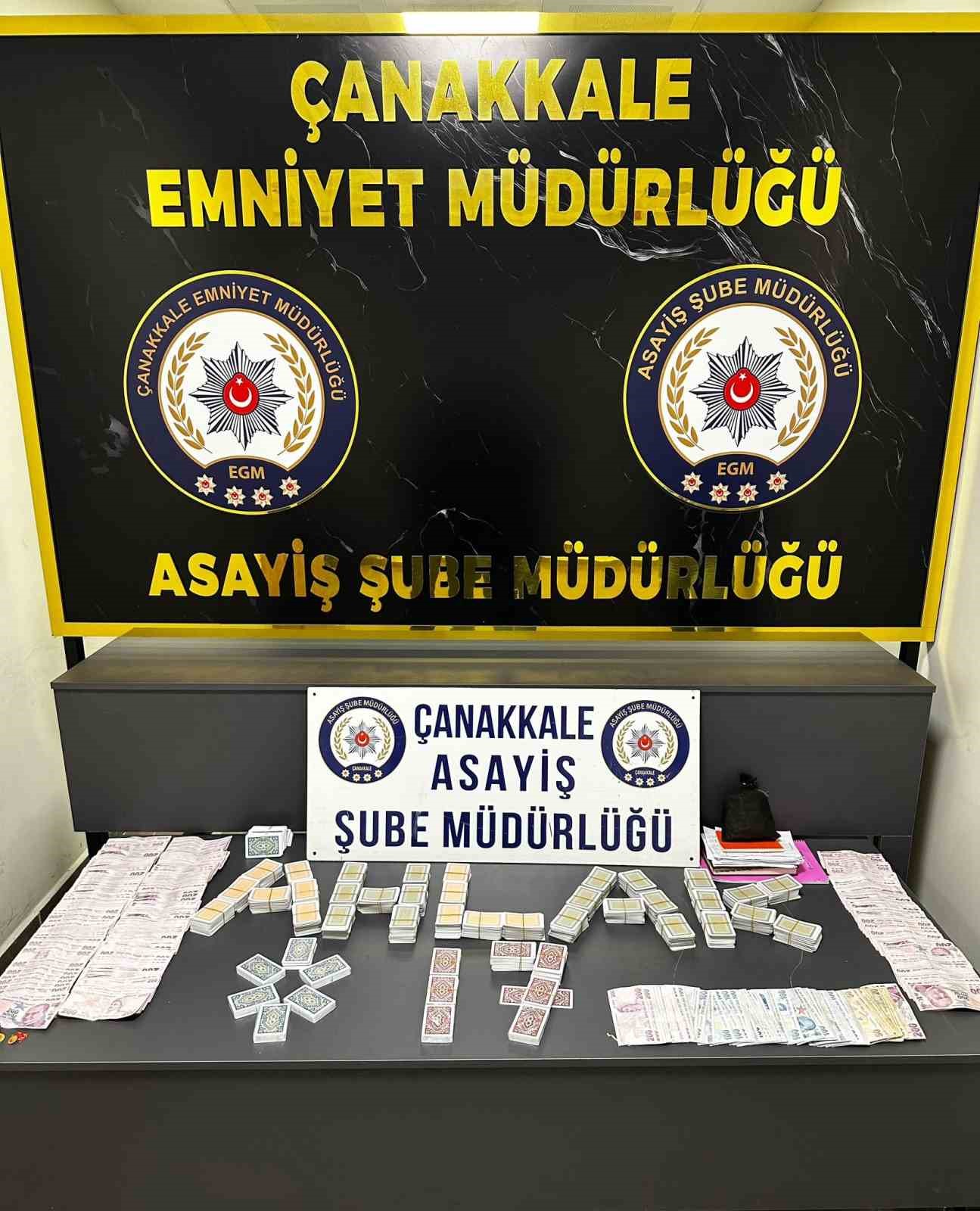 Çanakkale’de uyuşturucu madde imal ve ticaretinden 2 şüpheli tutuklandı
Çanakkale’de uyuşturucu madde imal ve ticaretinden 2 şüpheli tutuklandı