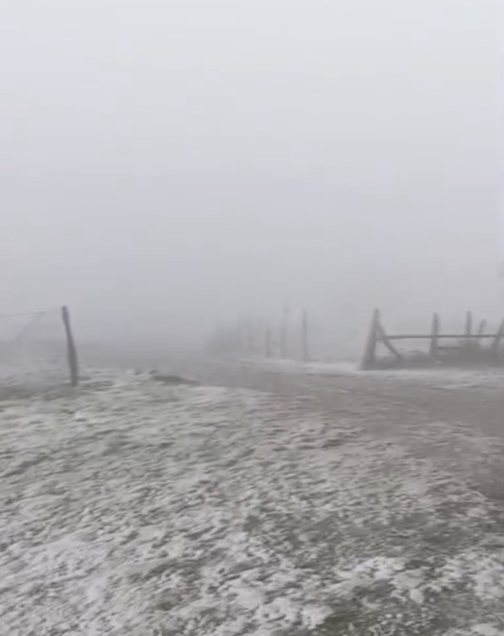 Çanakkale’de yüksek kesimler beyaza büründü
