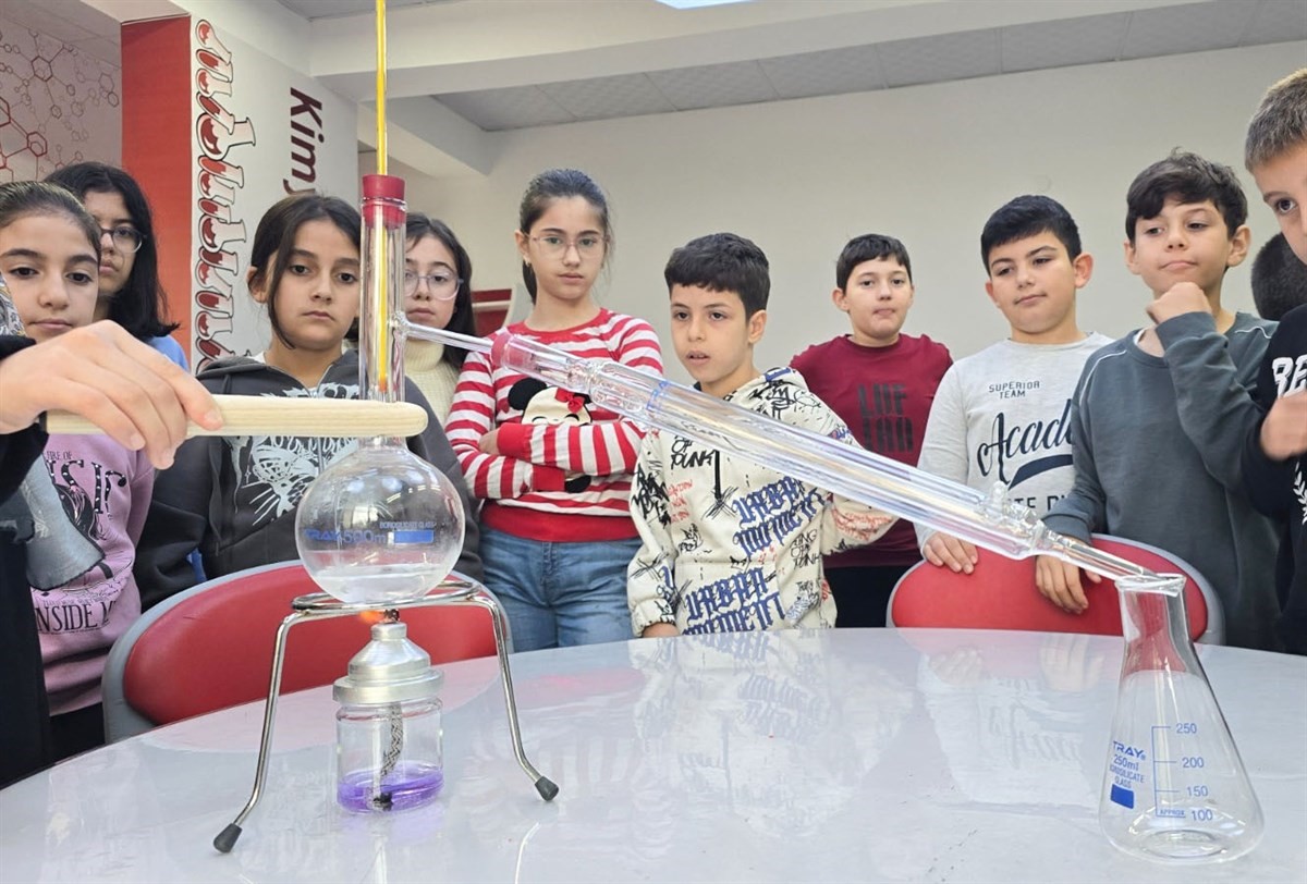 Canik Keşif Kampüsü’nde 206 bin çocuk ve gence bilim ve teknoloji eğitimi
Canik Keşif Kampüsü’nde 206 bin çocuk ve gence bilim ve teknoloji eğitimi