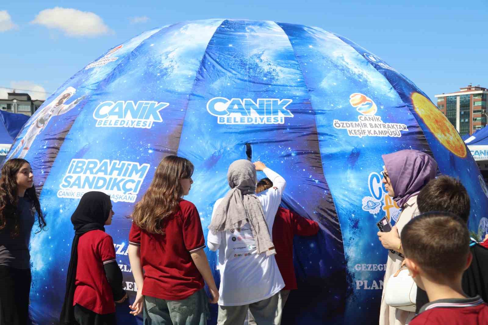 Canik’te genç kâşifler uzayla buluşuyor, gökyüzünü öğreniyor
