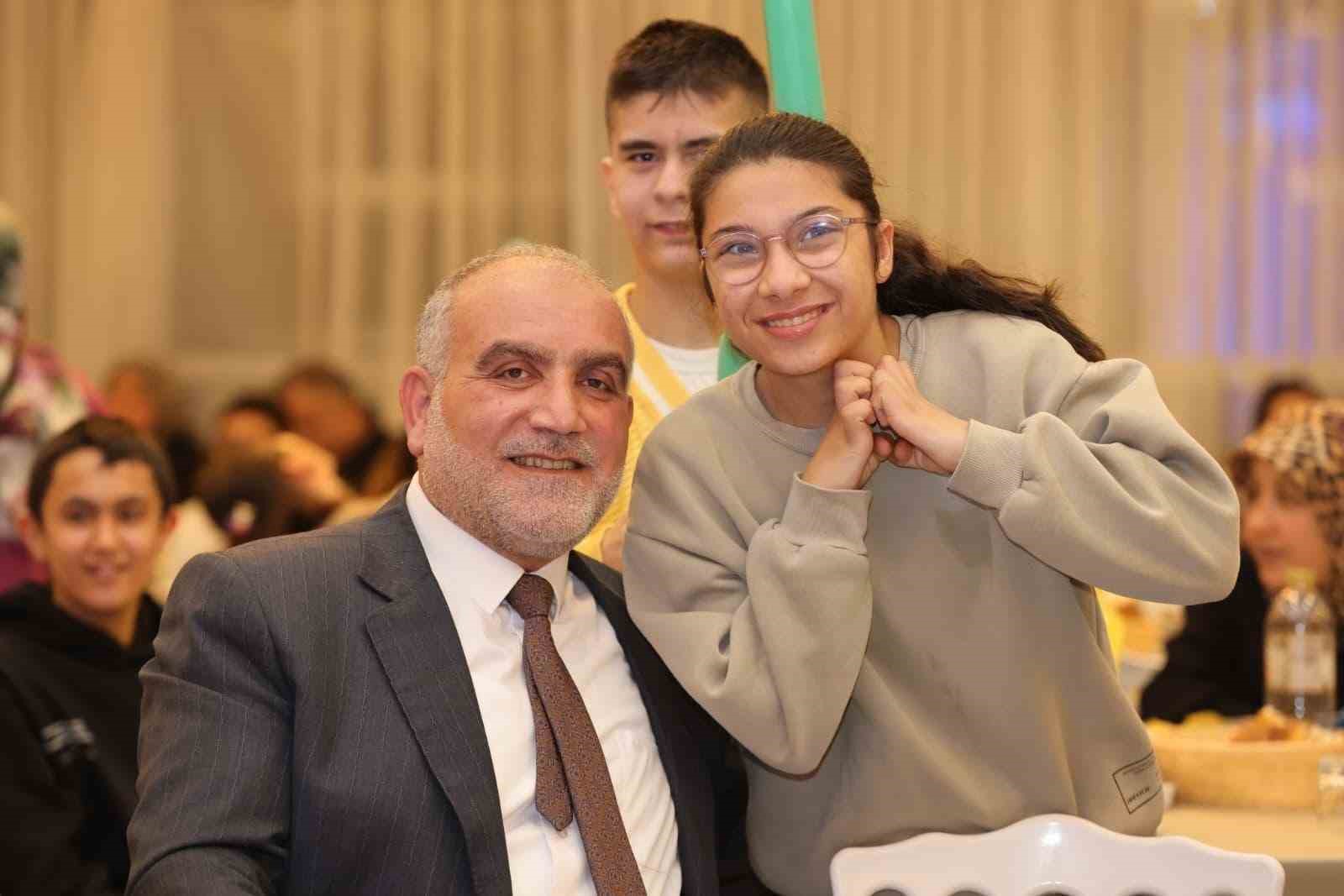 Canik’te gönül sofralarının misafiri özel çocuklar
