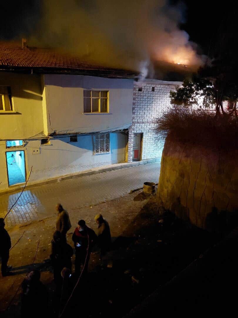 Çankırı’da 2 katlı ahşap evde yangın: 2 ölü
