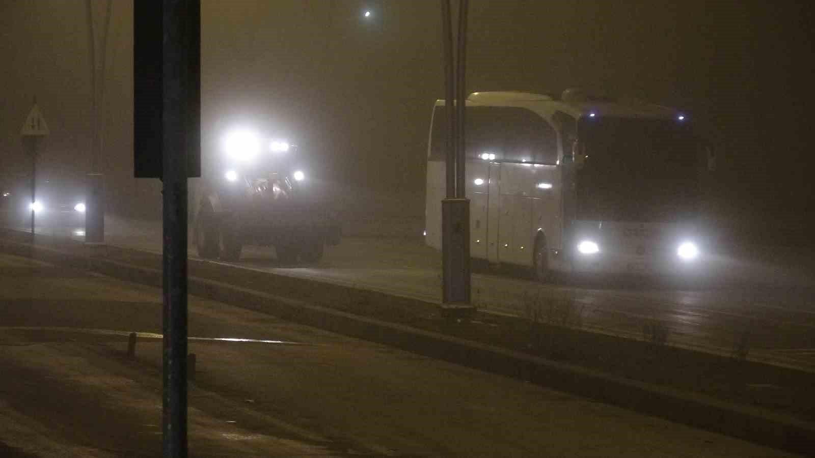 Çankırı’da etkili olan sis görüş mesafesini 50 metreye düşürdü
