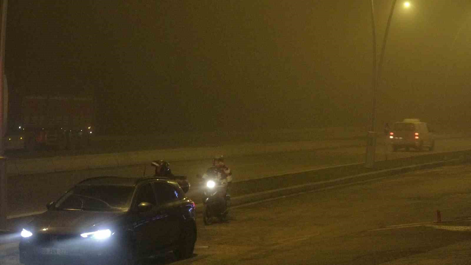 Çankırı’da etkili olan sis görüş mesafesini 50 metreye düşürdü
