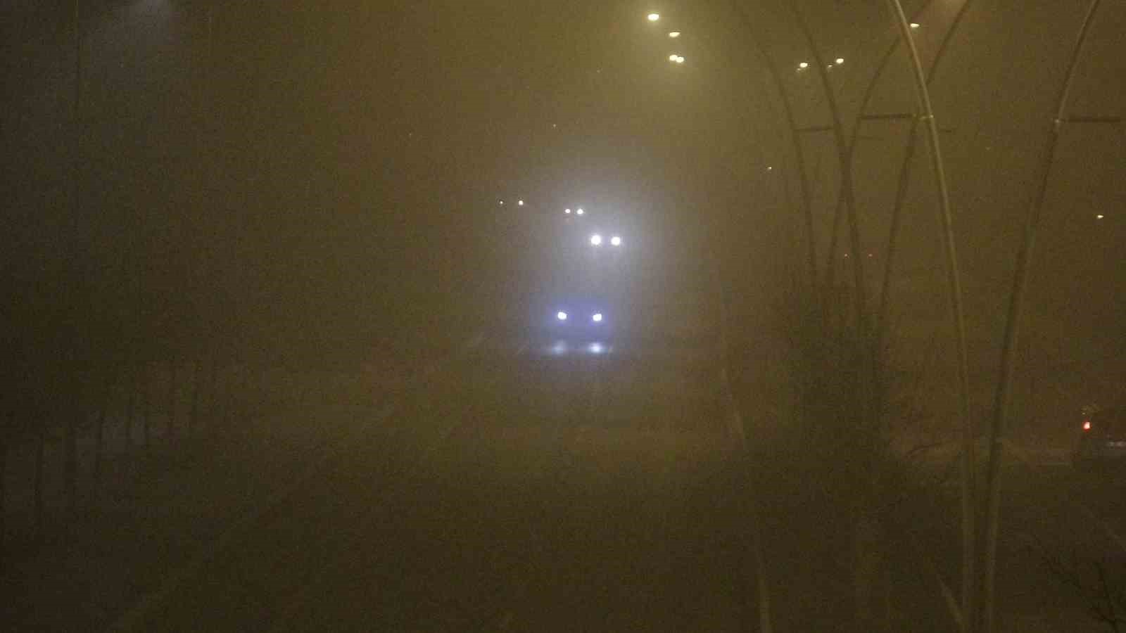 Çankırı’da etkili olan sis görüş mesafesini 50 metreye düşürdü
