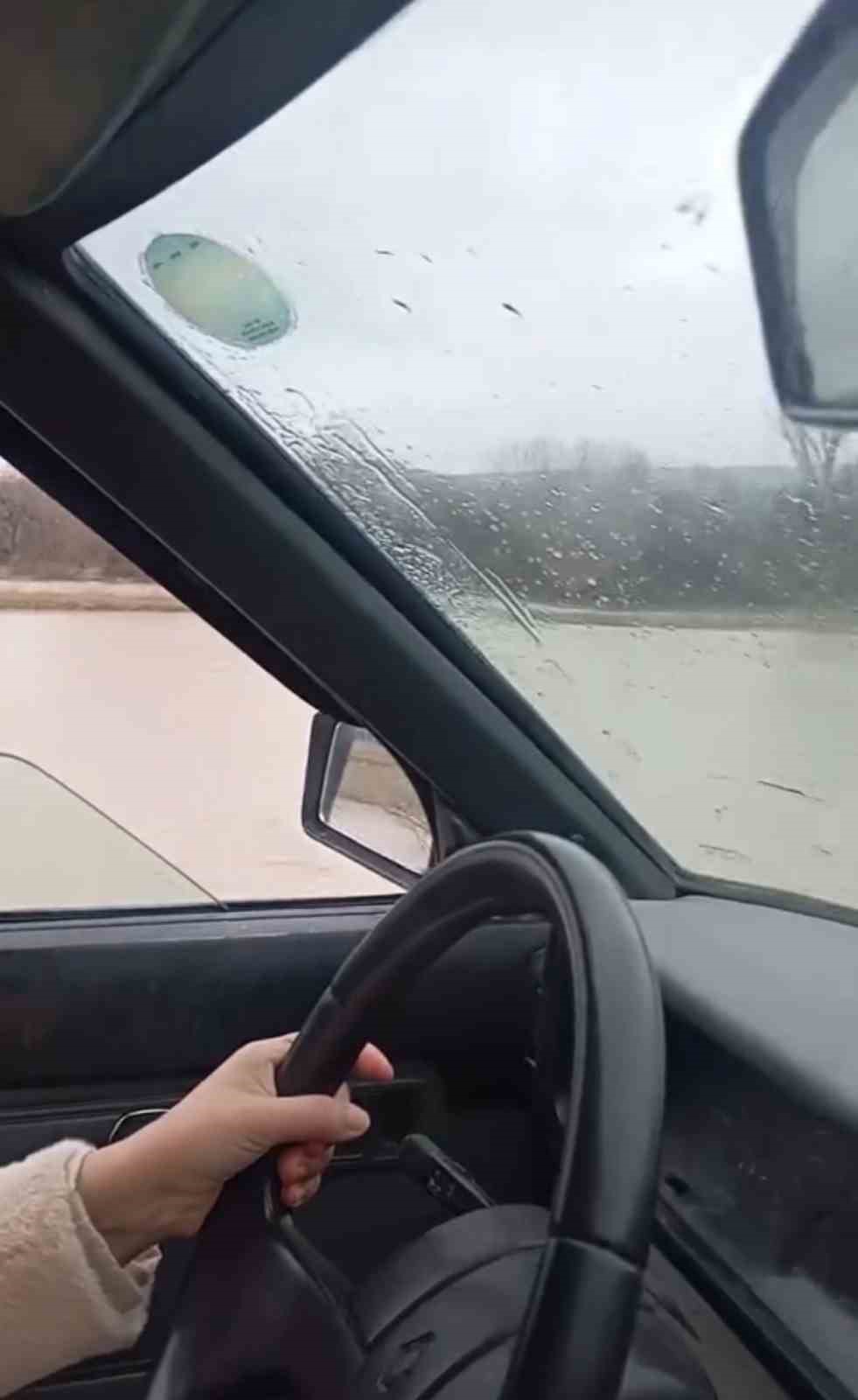 Çankırı’da sağanak sonrası baraj taştı
