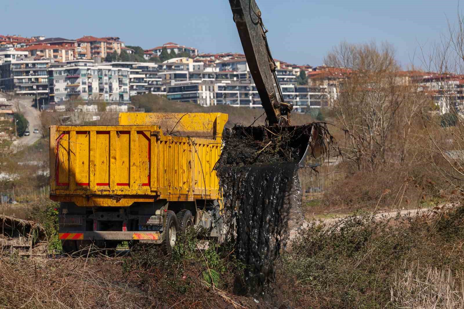 Çark Deresi’nde 5 kilometrelik hat temizleniyor
