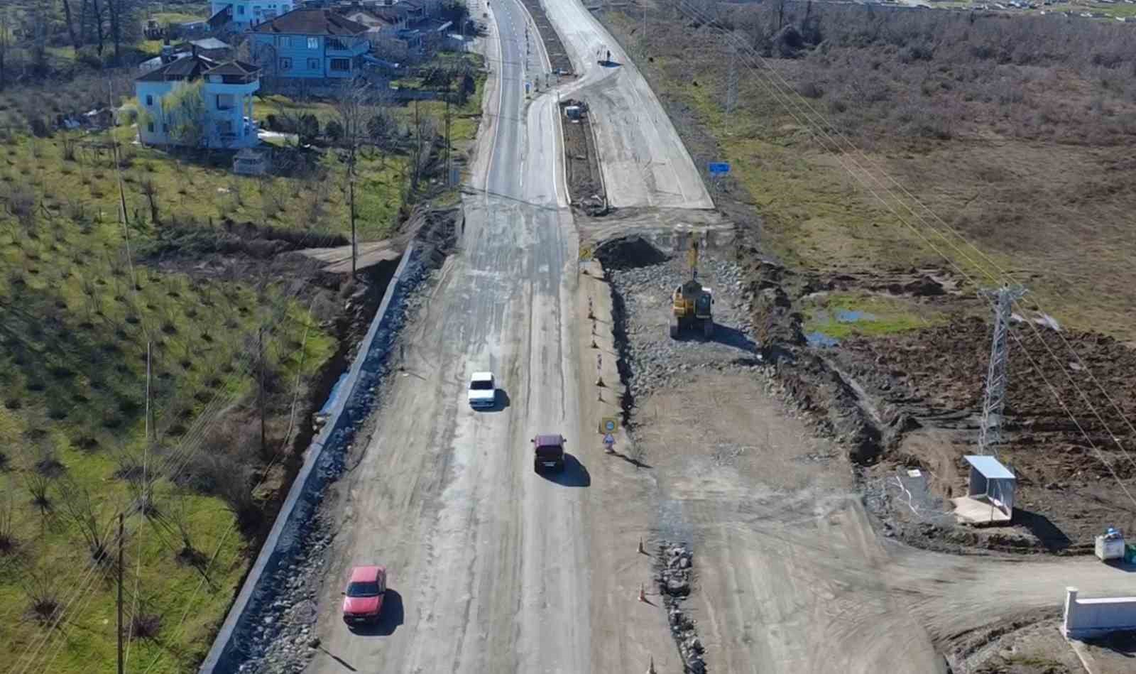 Çarşamba-Ayvacık karayolunda çalışmalar sürüyor
