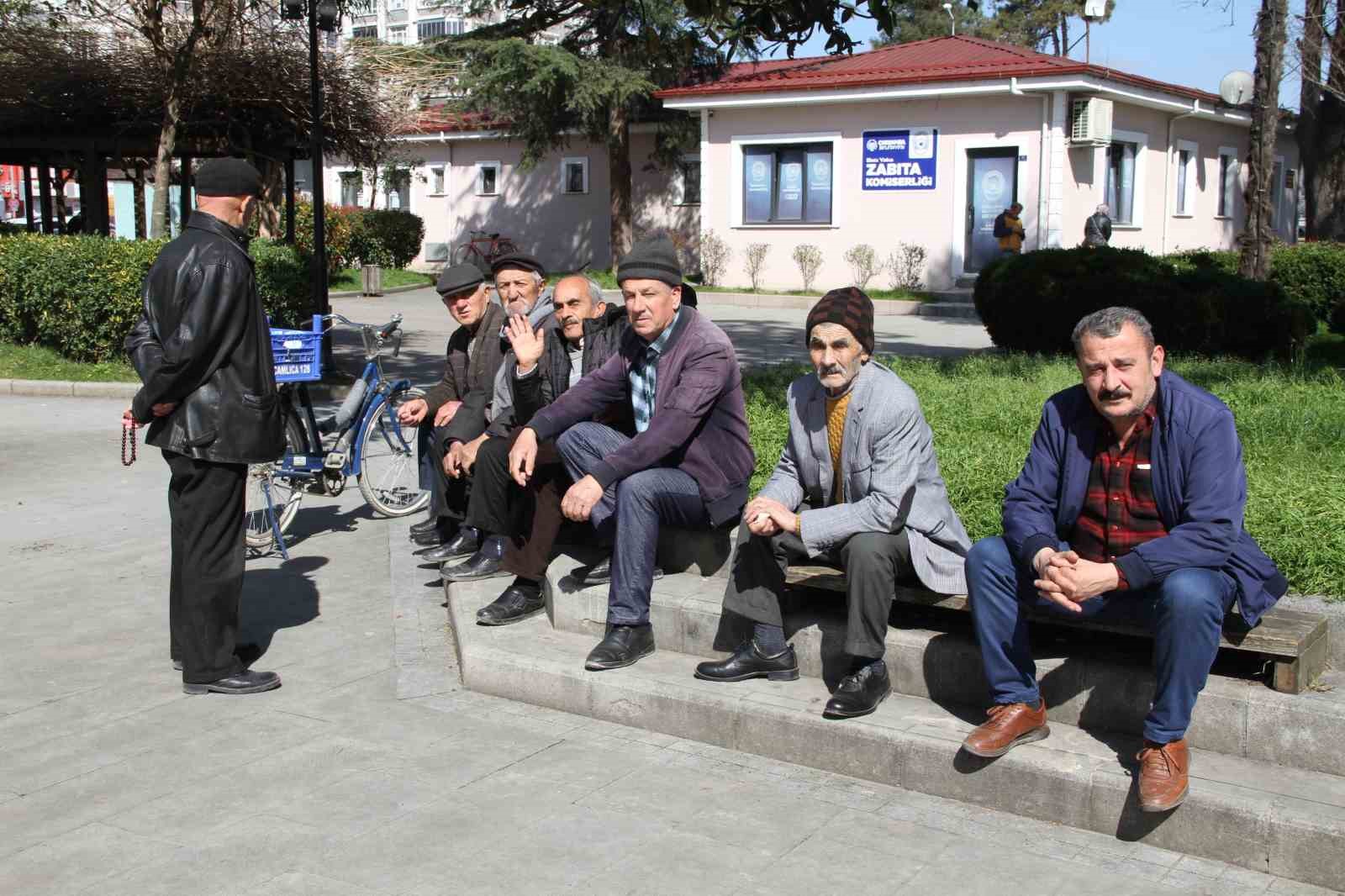 Çarşamba’da bahar: Vatandaşlar sokağa akın etti
