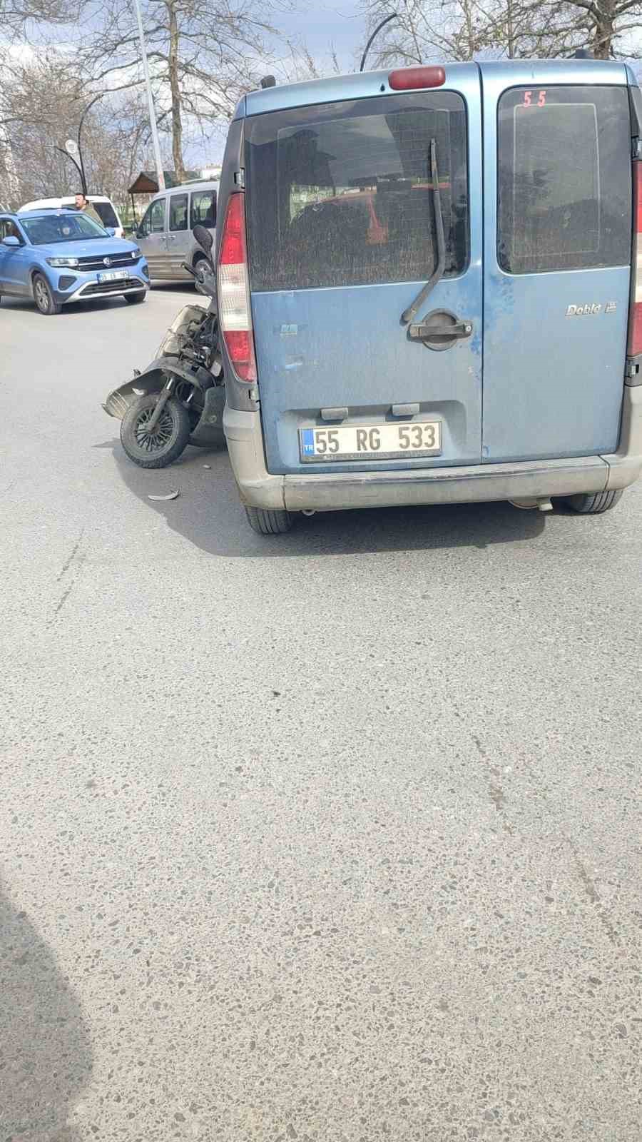 Çarşamba’da otomobilin çarptığı motosikletli yaralandı
