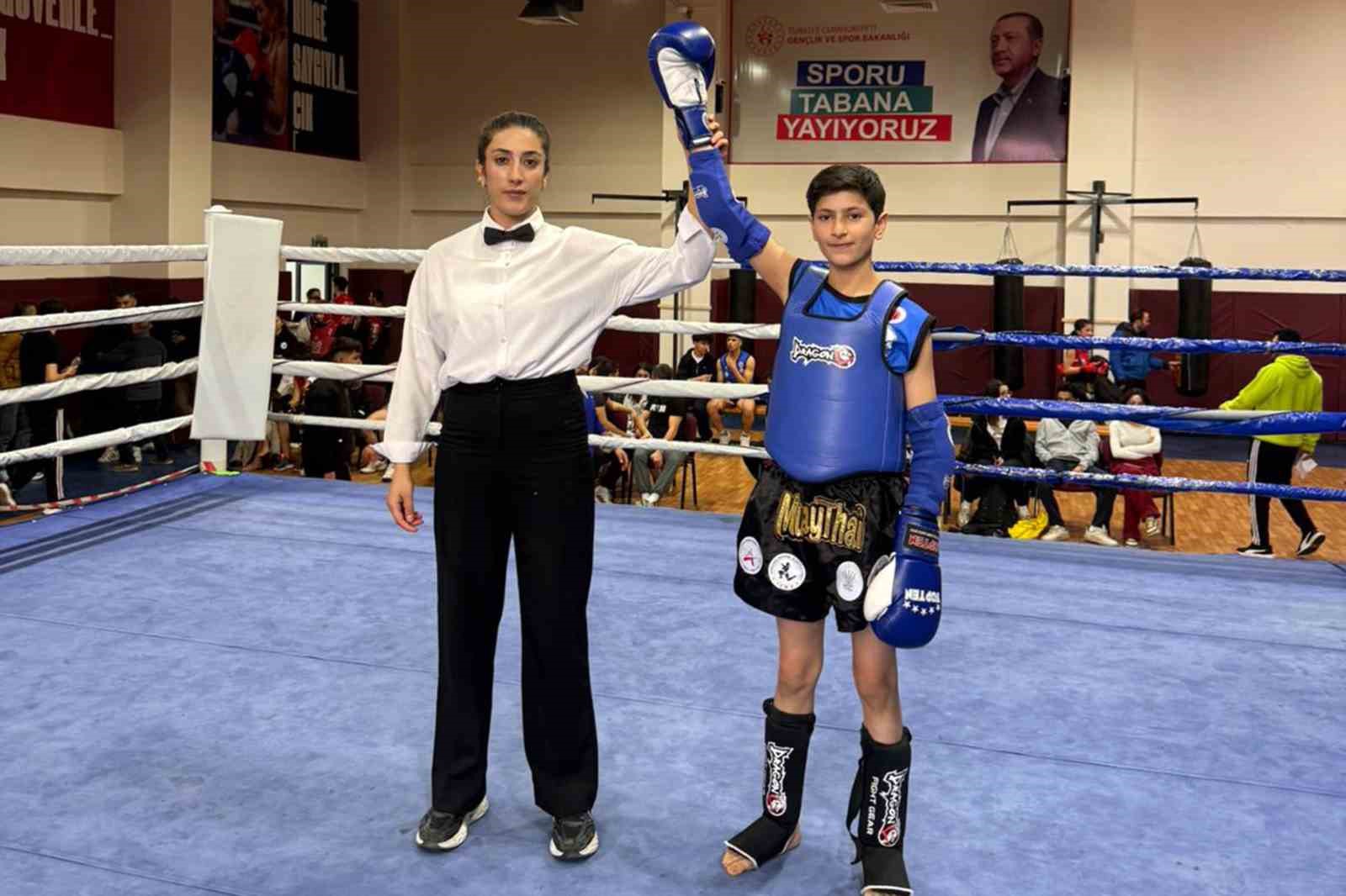 Çataklı öğrenciler Muay Thai İl Şampiyonası’nda derece elde etti
