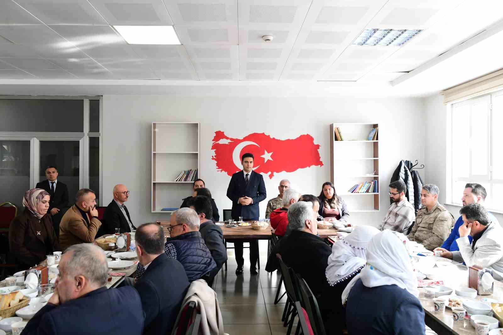 Çatak’ta çığ felaketinde hayatını kaybeden 42 kişi anıldı
