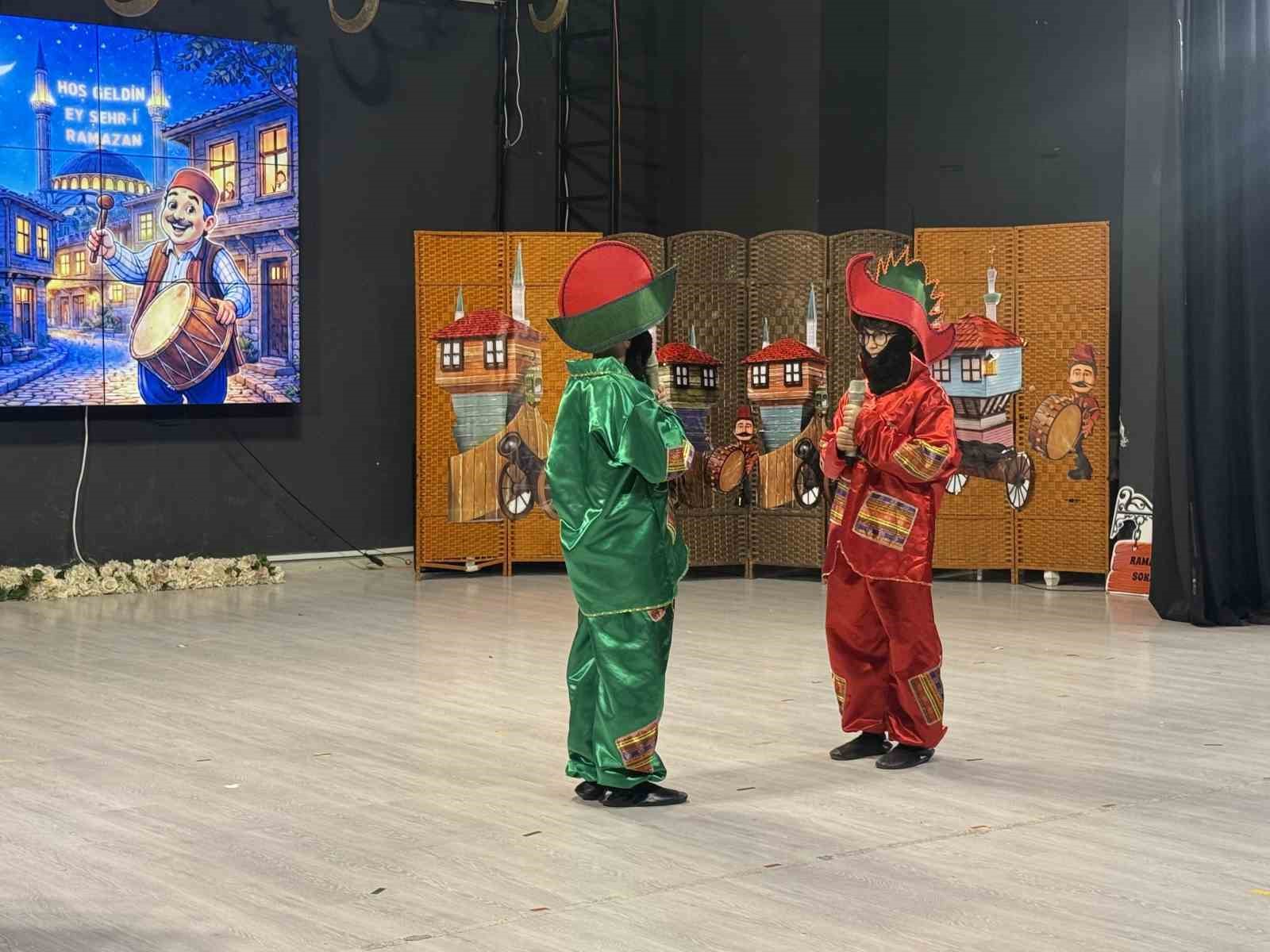 Çatalca’da minik öğrenciler ve öğretmenlerinden Ramazan ayı şenliği
Çatalca’da minik öğrenciler ve öğretmenlerinden Ramazan ayı şenliği