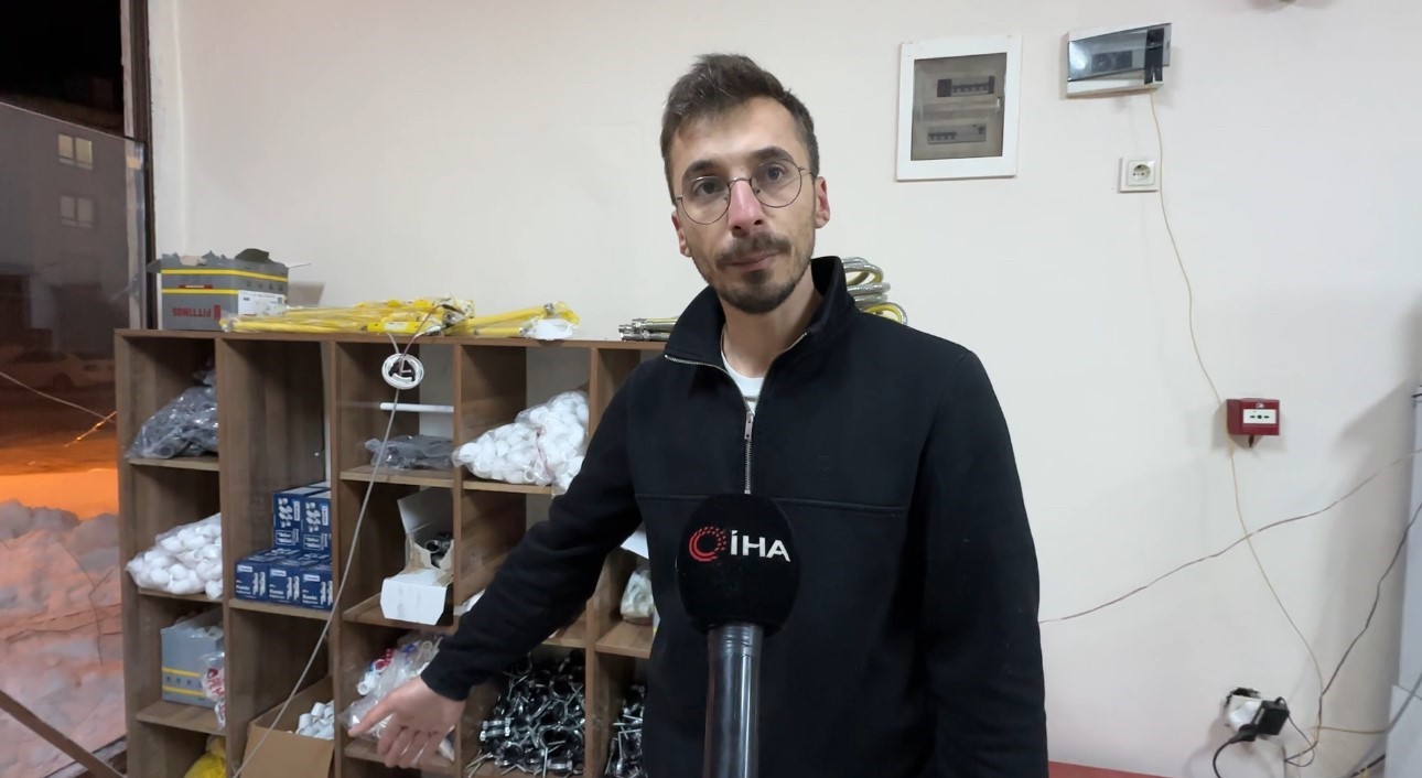 Çatıda biriken kar dehşeti: İş yeri sahibi ölümden döndü
