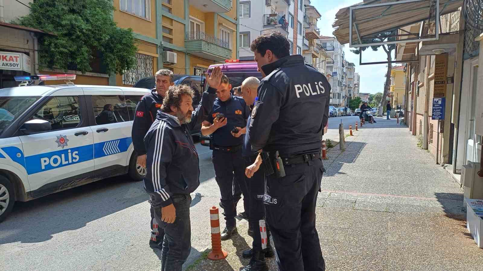 Çatıda yaktığı kablo ekipleri harekete geçirdi
