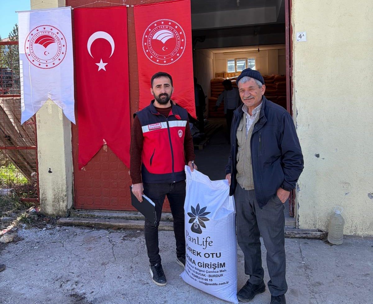 Çavdarhisar’da çiftçilere çörek otu tohumu dağıtımı
