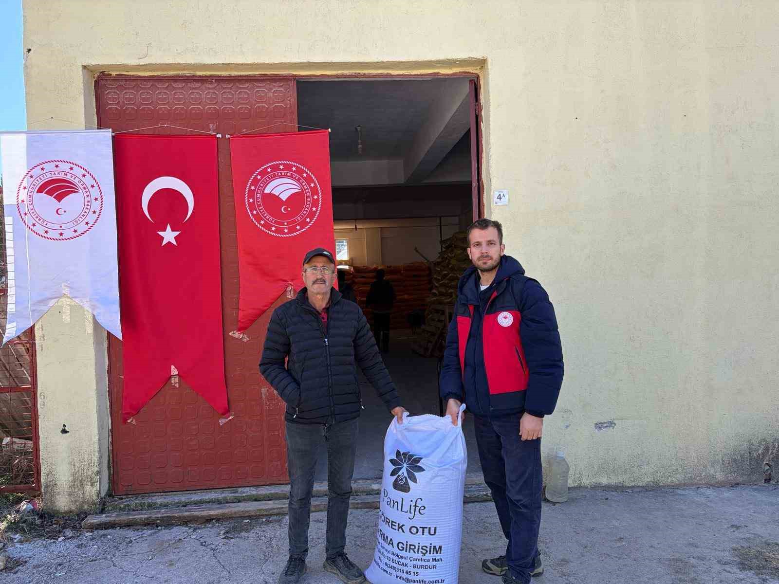 Çavdarhisar’da çiftçilere çörek otu tohumu dağıtımı

