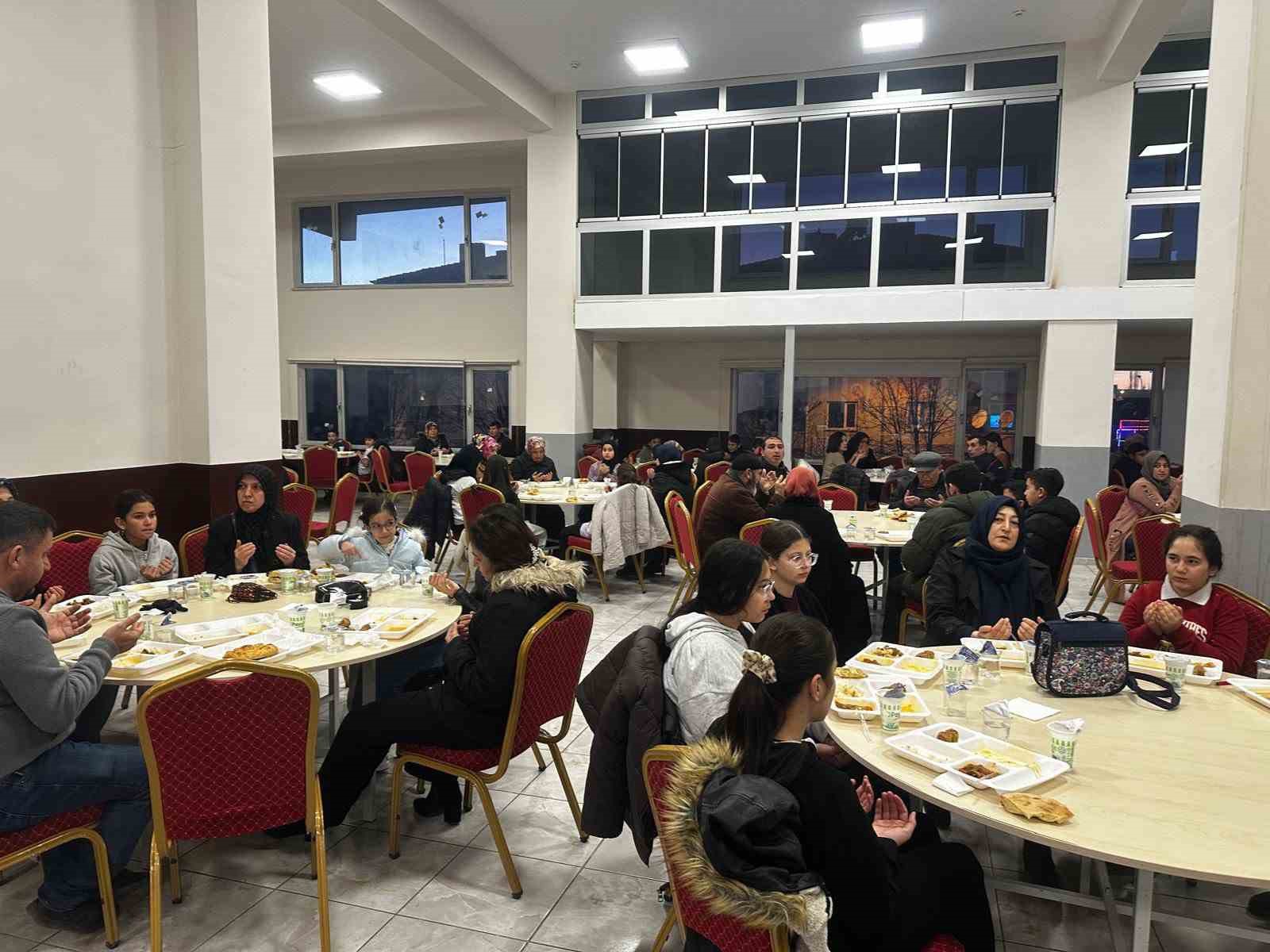 Çavdarhisar’da "Maarifin Kalbinde Ramazan" etkinlikleri
