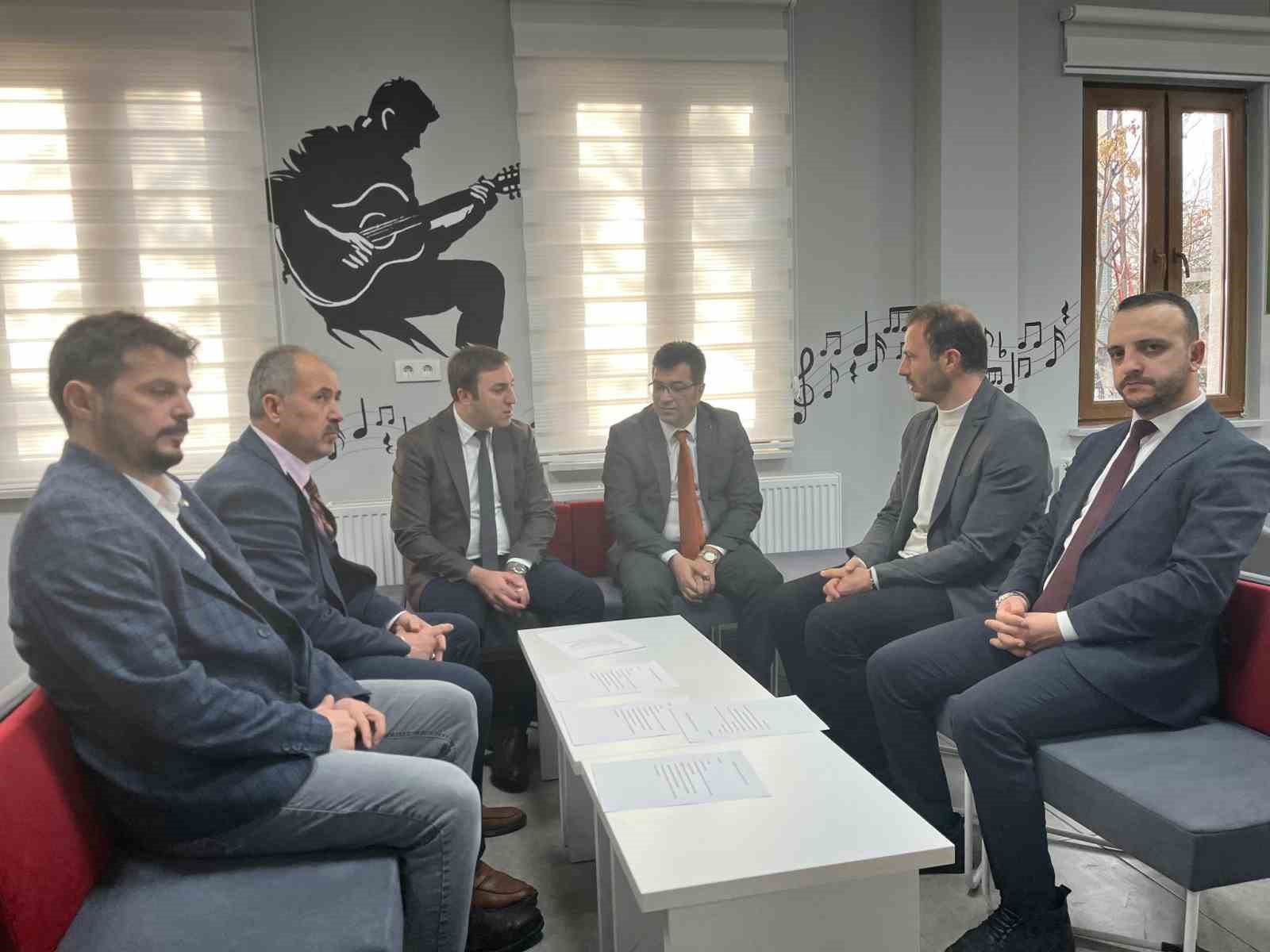 Çavdarhisar’da planlanan gençlik ve spor projeleri değerlendirildi
