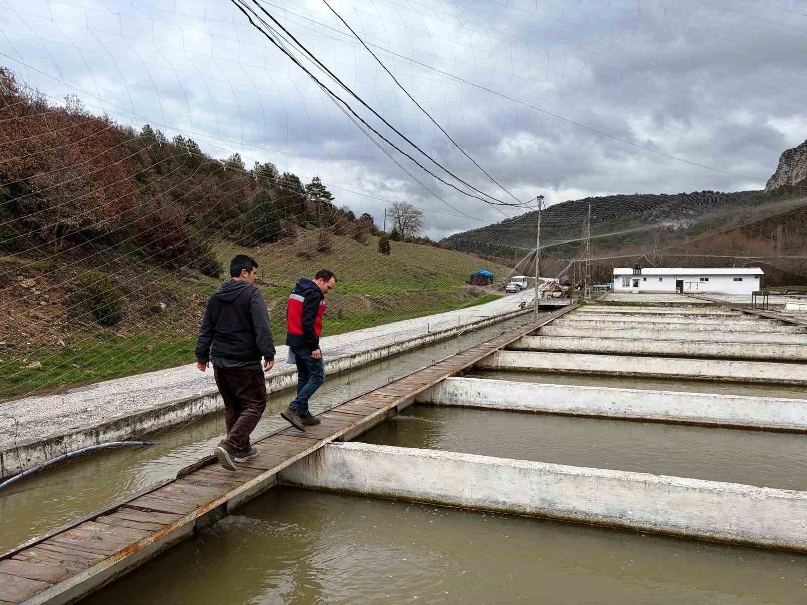 Çavdarhisar’da su ürünleri üretim tesislerinde denetim
