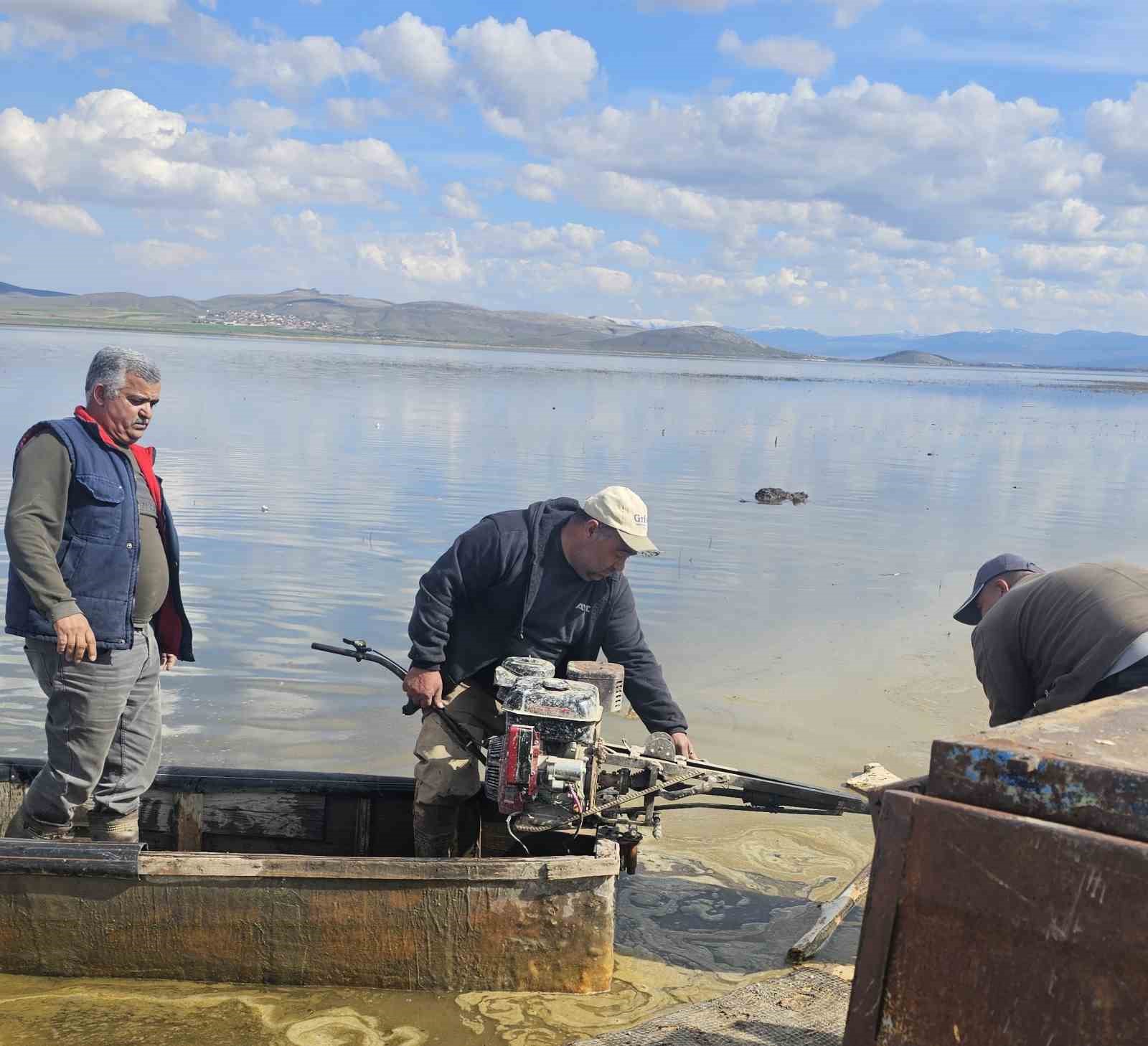 Çavuşçu Gölü çatlamış topraktan göl görünümüne kavuşmaya başladı

