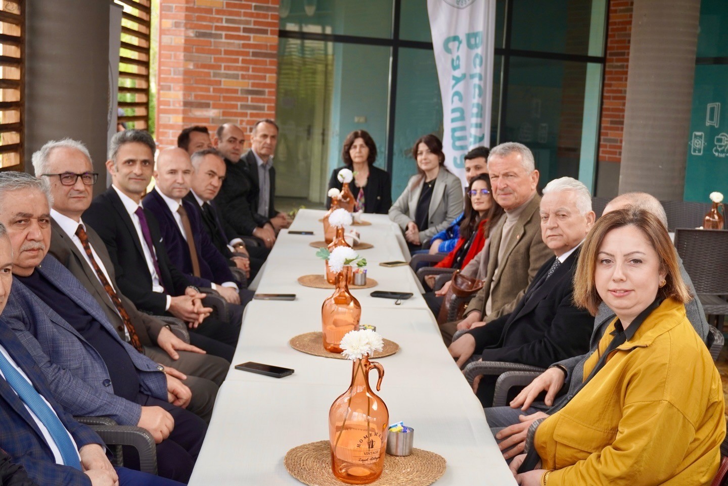 ÇAY-KA Lezzet Fabrikası’nda kadınlar üretecek, yöresel ürünler tanıtılacak
ÇAY-KA Lezzet Fabrikası’nda kadınlar üretecek, yöresel ürünler tanıtılacak