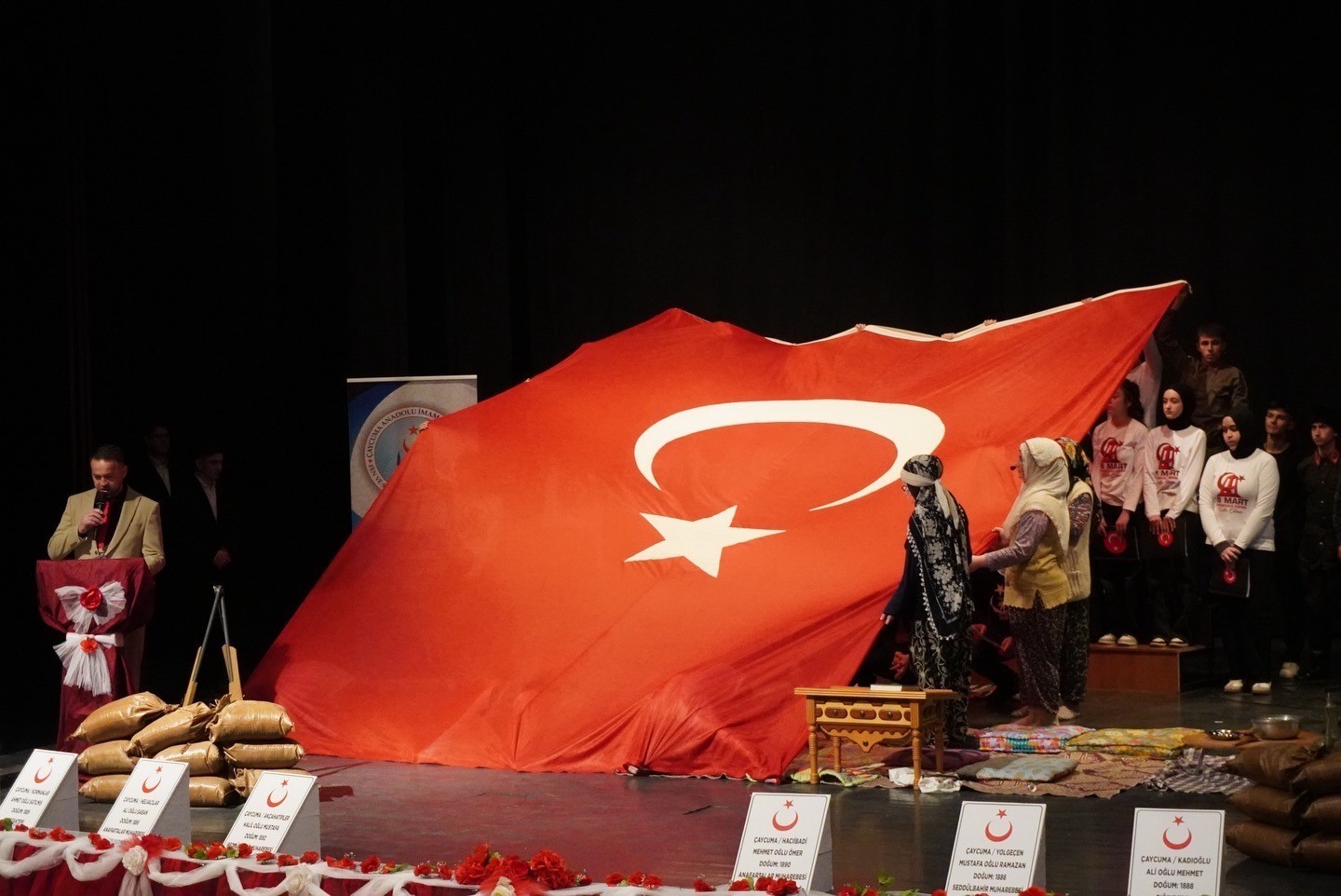 Çaycuma’da Çanakkale şehitleri düzenlenen programla anıldı
