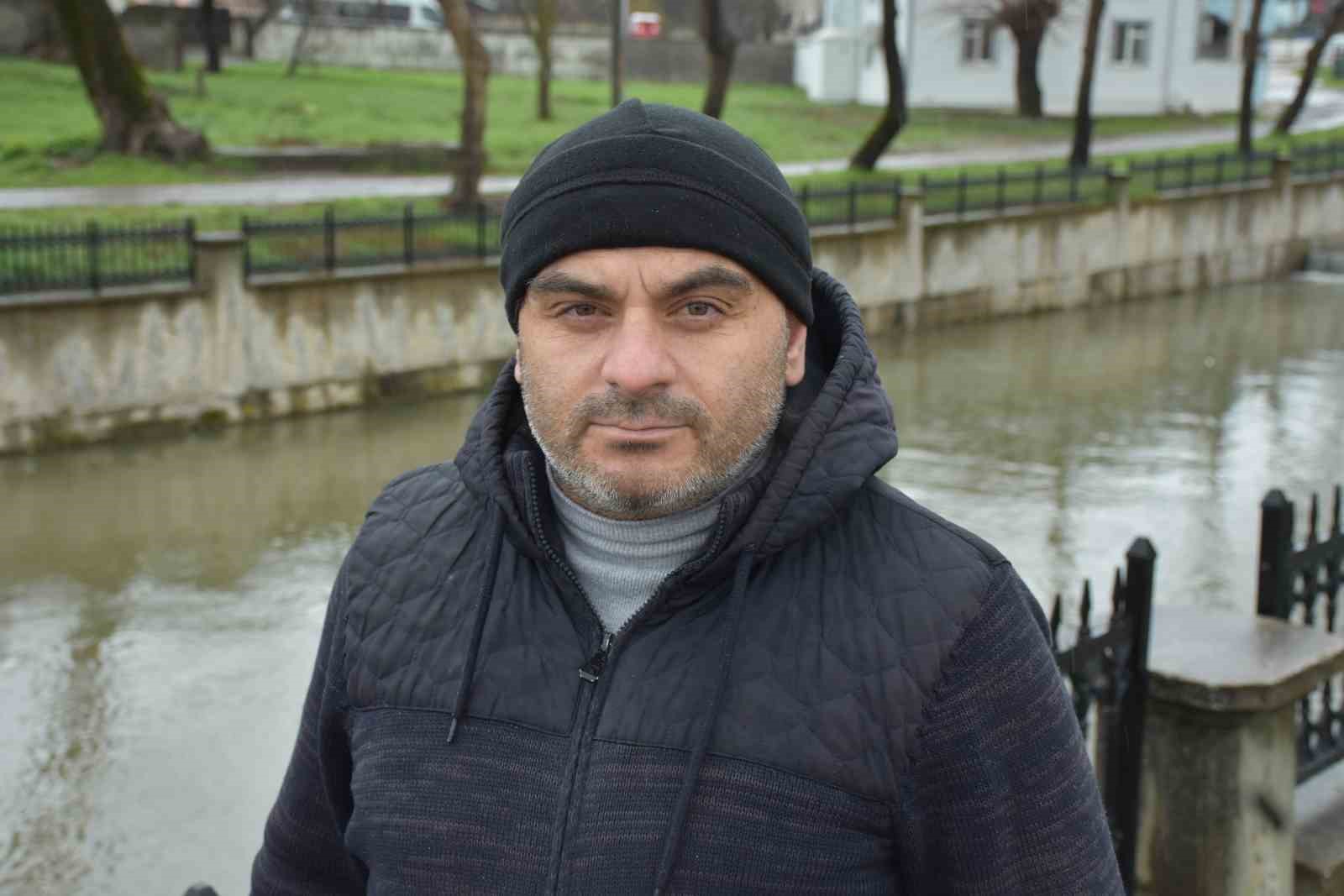 Çayda korkutan görüntü: Yüzeye çıkan balıklar ölüyor
