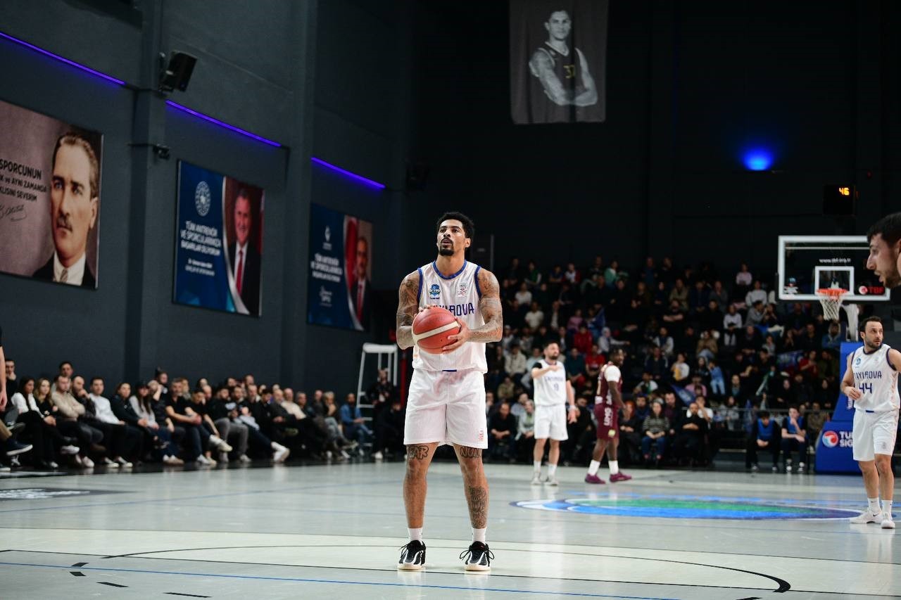 Çayırova Belediyesi 17 sayı geriden gelip kazandı
