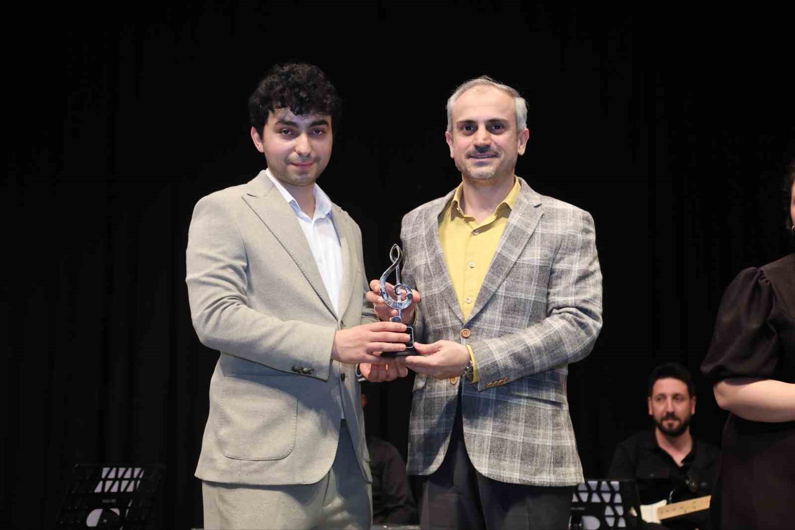 Çayırova’da ilk kez düzenlenen ses yarışmasında şampiyon belli oldu
