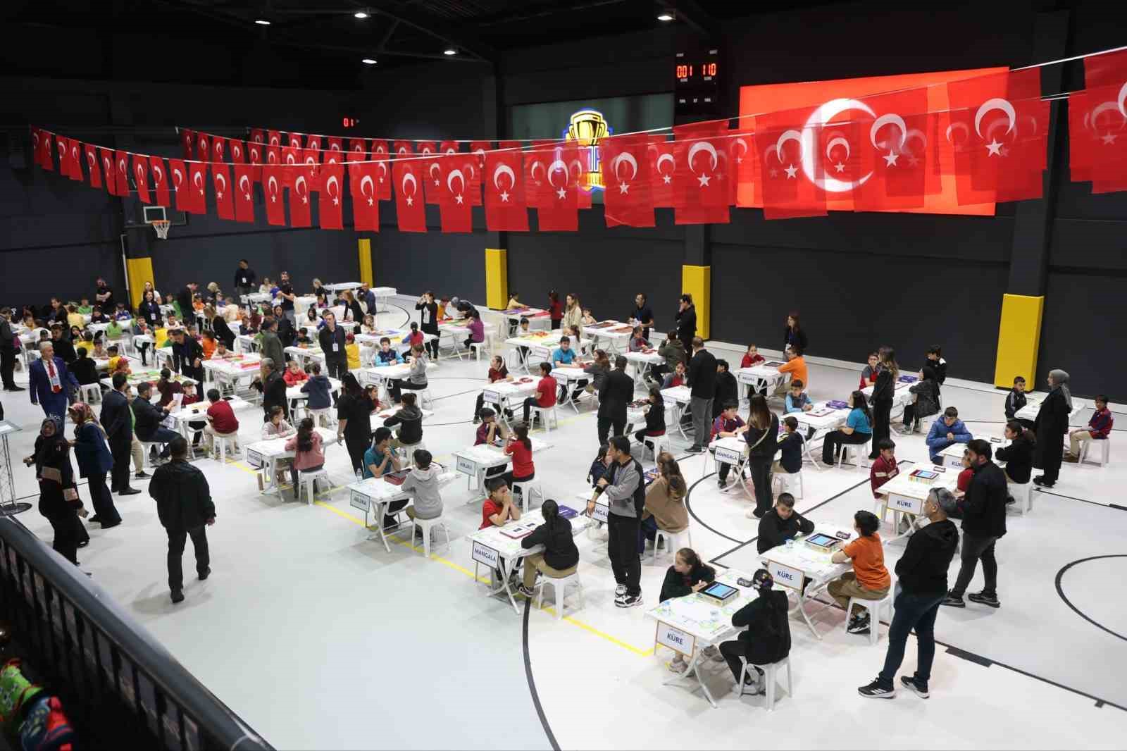 Çayırova’da öğrenciler akıl ve zeka oyunlarında ter döküyor
