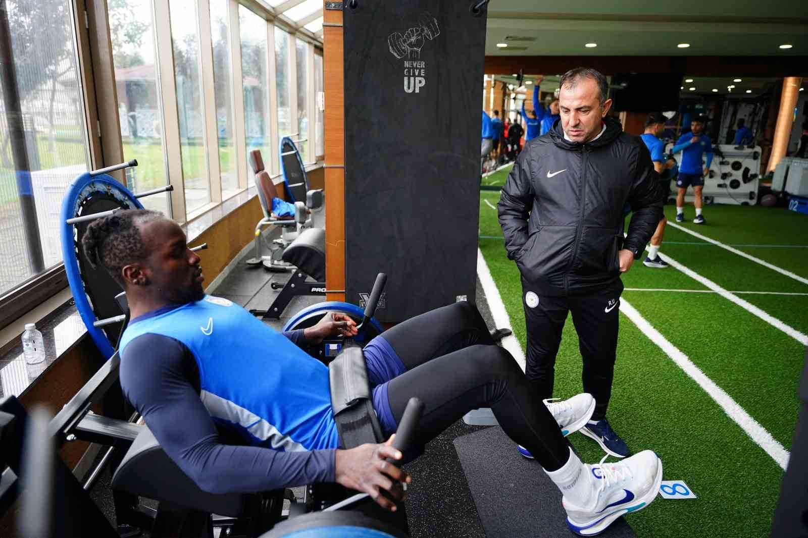 Çaykur Rizespor, Gençlerbirliği maçı hazırlıklarını sürdürdü
