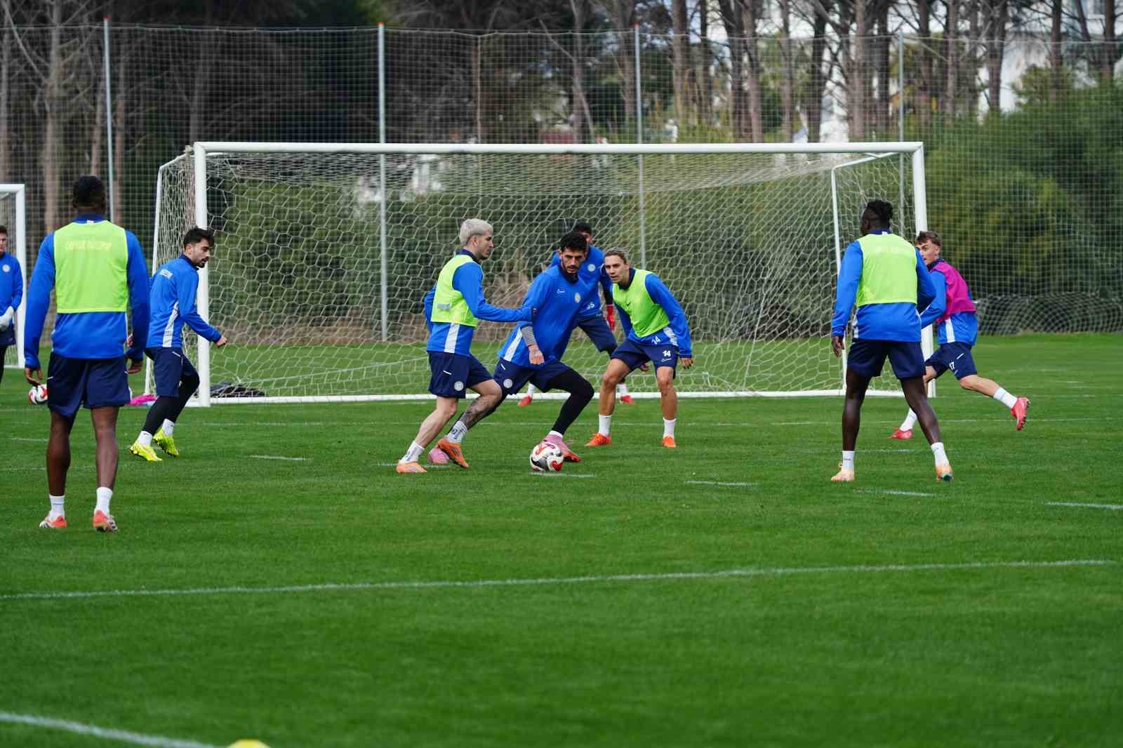 Çaykur Rizespor’da devre arası hazırlıkları sürüyor
