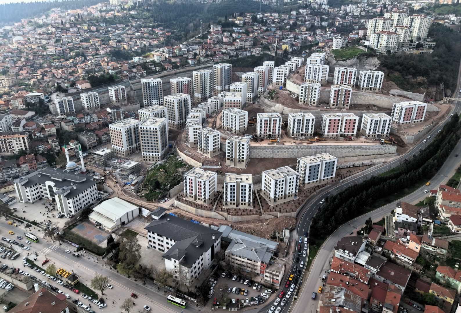 Cedit Kentsel Dönüşüm Projesi’nde çevre düzenlemesi devam ediyor
