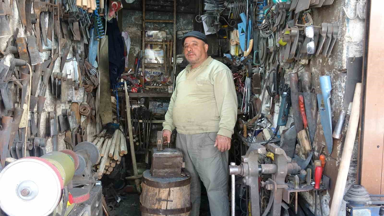 Çekiç sesleri azaldı, ustalar yalnız kaldı
