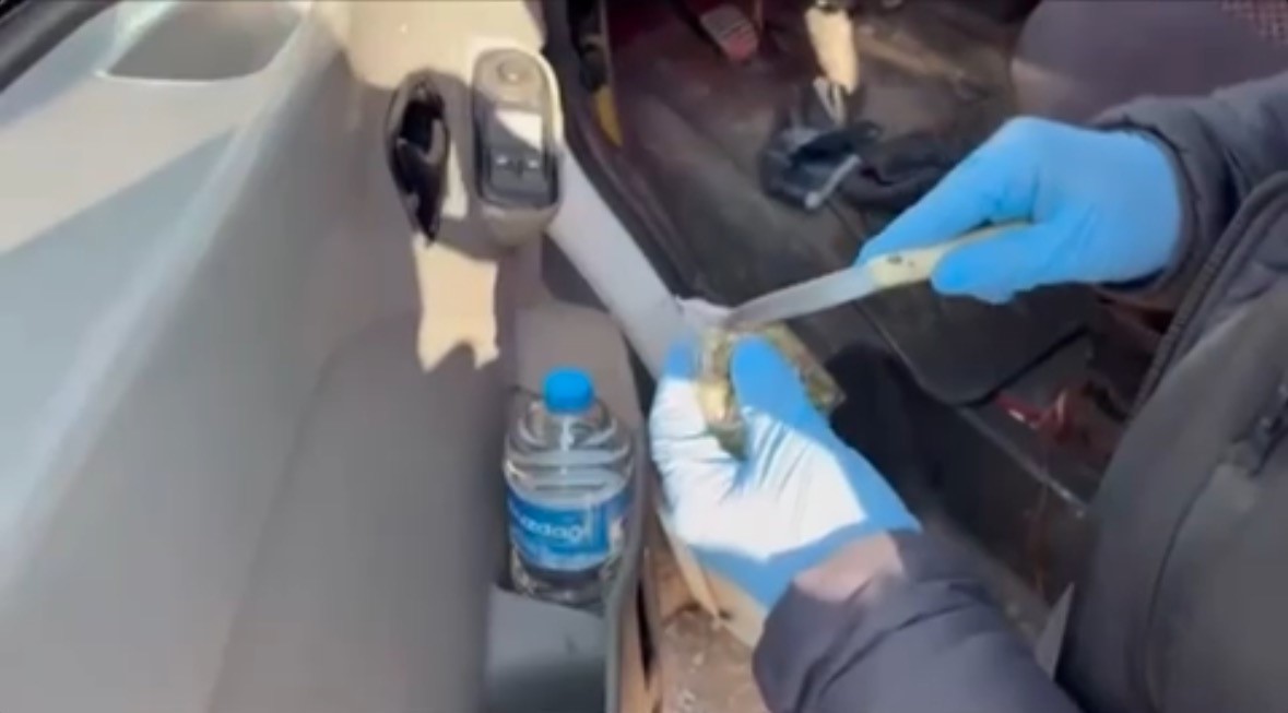 Çekicinin zulasından 16,7 kilogram uyuşturucu çıktı, 2 kişi tutuklandı
