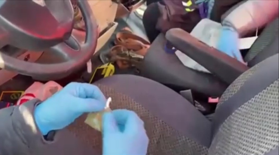 Çekicinin zulasından 16,7 kilogram uyuşturucu çıktı, 2 kişi tutuklandı
