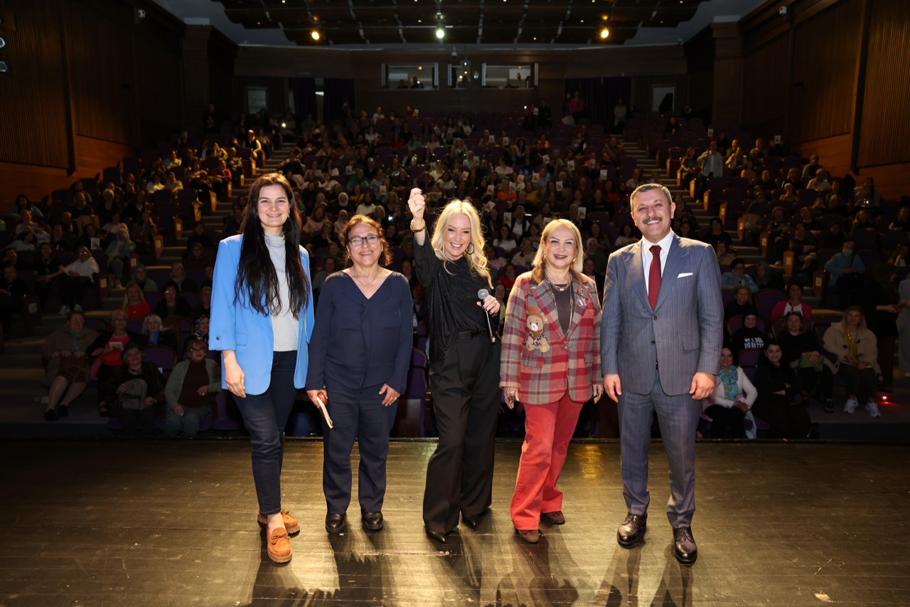 Çekmecem’de Kitap Var’ın Konuğu Saba Tümer oldu
