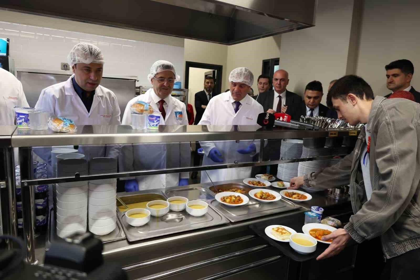 Çekmeköy Kent Lokantası hizmete başladı
