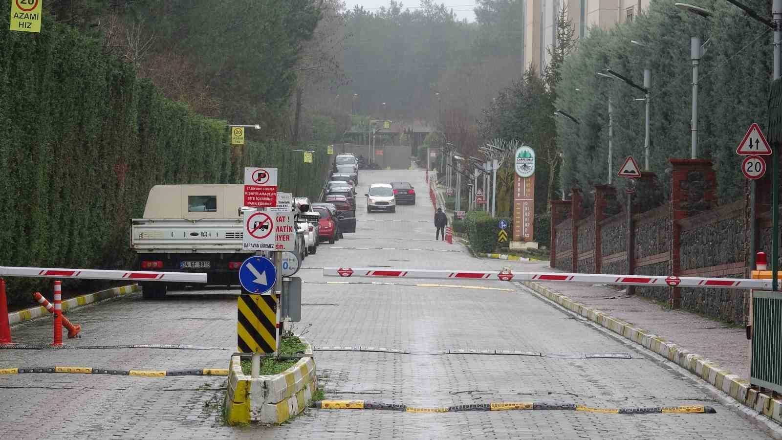 Çekmeköy’de asansör boşluğunda sıkışan kişi hayatını kaybetti
