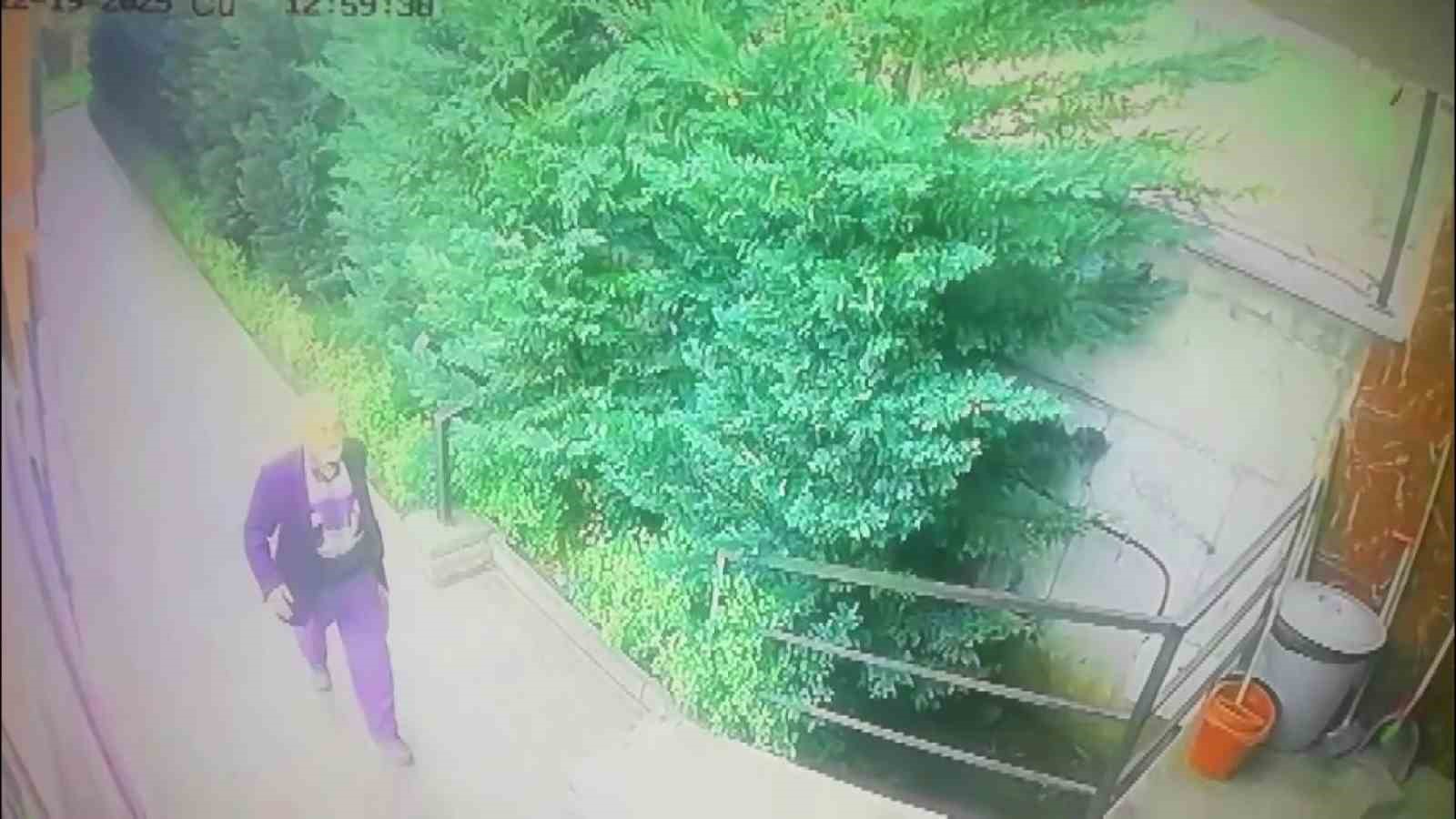 Çekmeköy’de kaybolan Alzheimer hastası yaşlı adamdan 17 gündür haber alınamıyor
Çekmeköy’de kaybolan Alzheimer hastası yaşlı adamdan 17 gündür haber alınamıyor