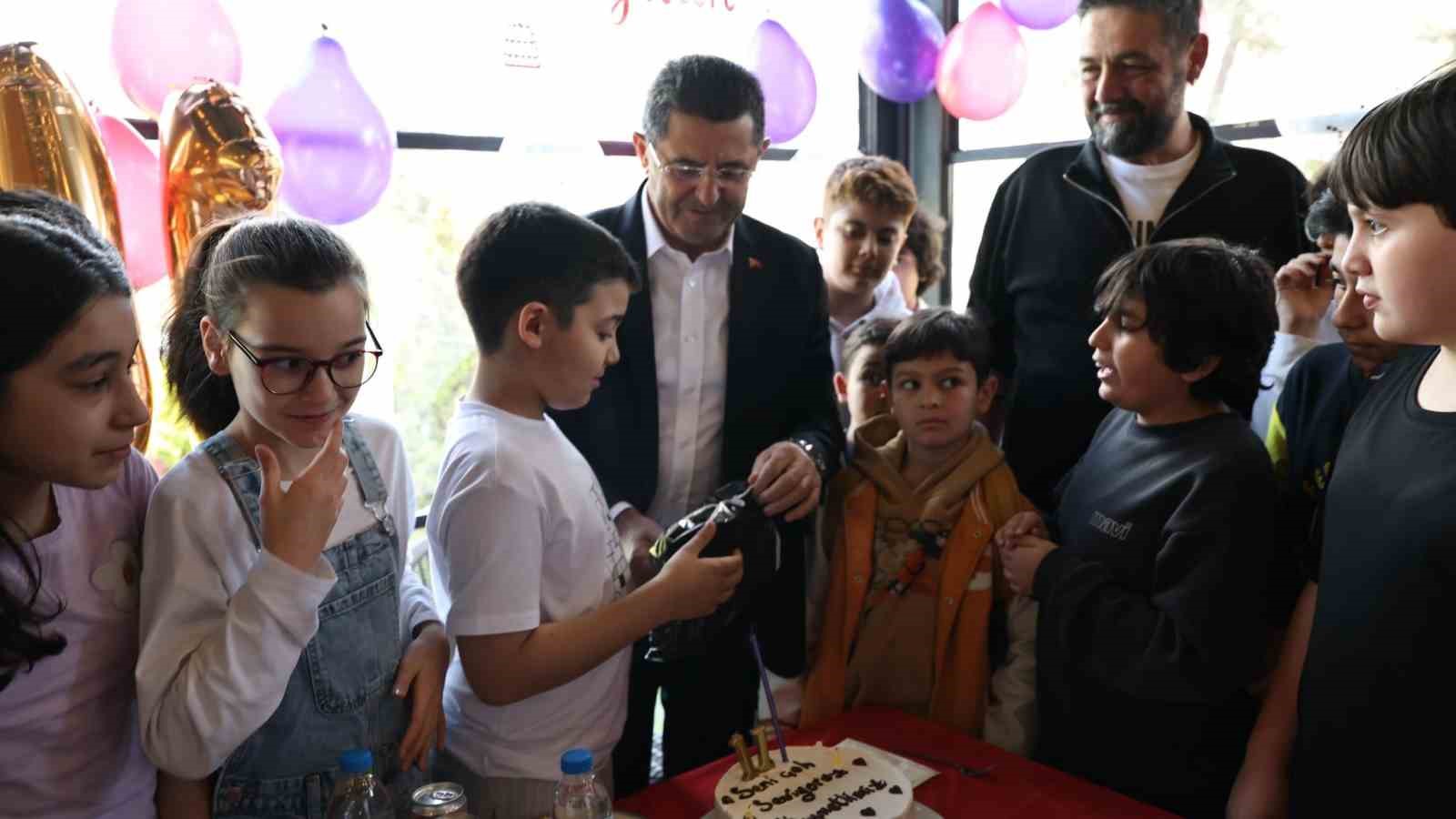 Çekmeköy’de şehit olan Fatma Nur öğretmenin oğlu Hasan Kemal’e doğum günü sürprizi
