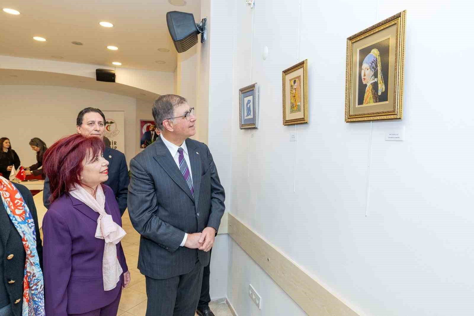 Cemil Tugay’dan sağlık emekçilerine teşekkür
Cemil Tugay’dan sağlık emekçilerine teşekkür