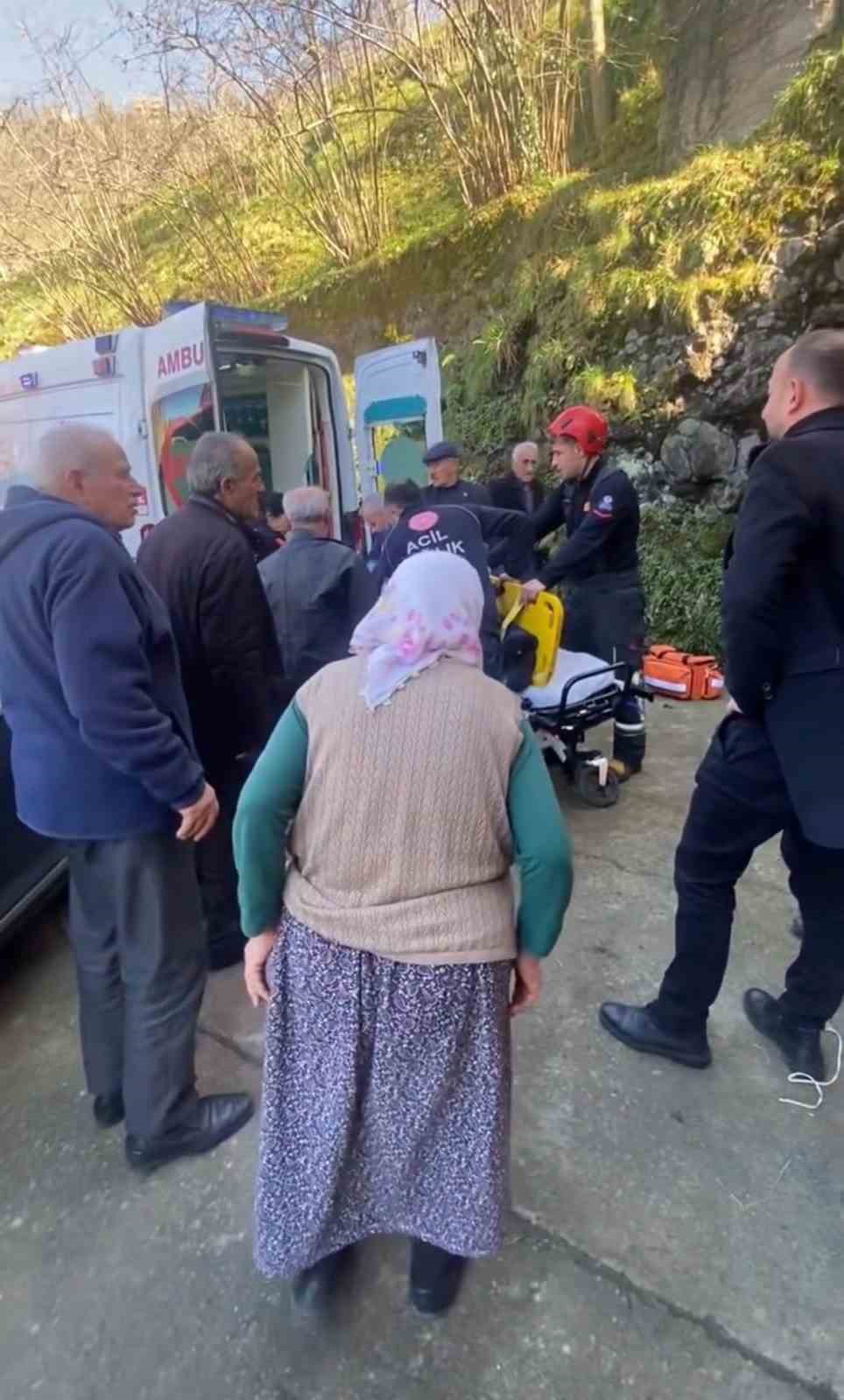 Cenazeye giderken hayat kurtardılar
