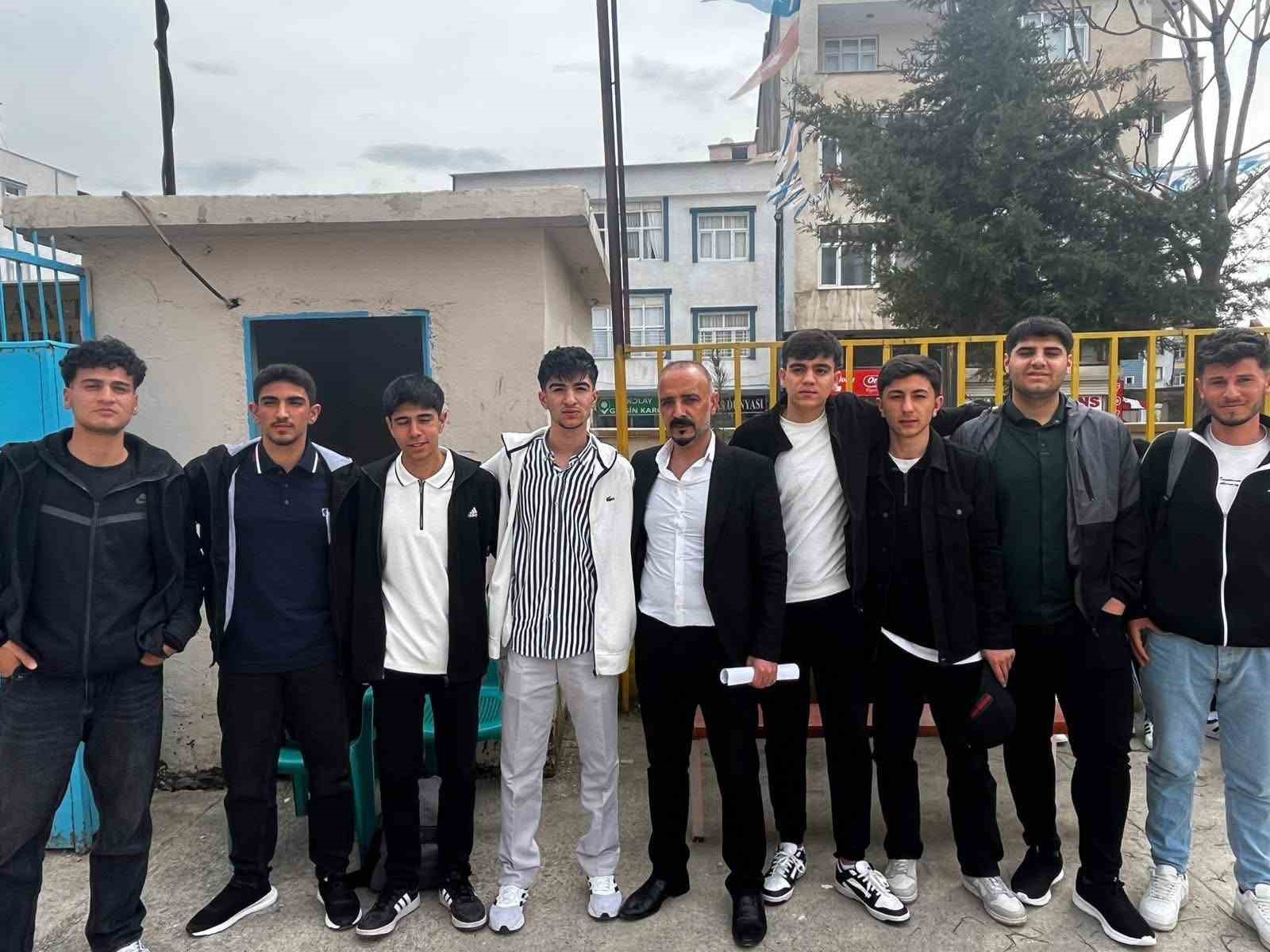 Çermik Belediyesi YKS’ye girecek öğrencileri kampa gönderdi
