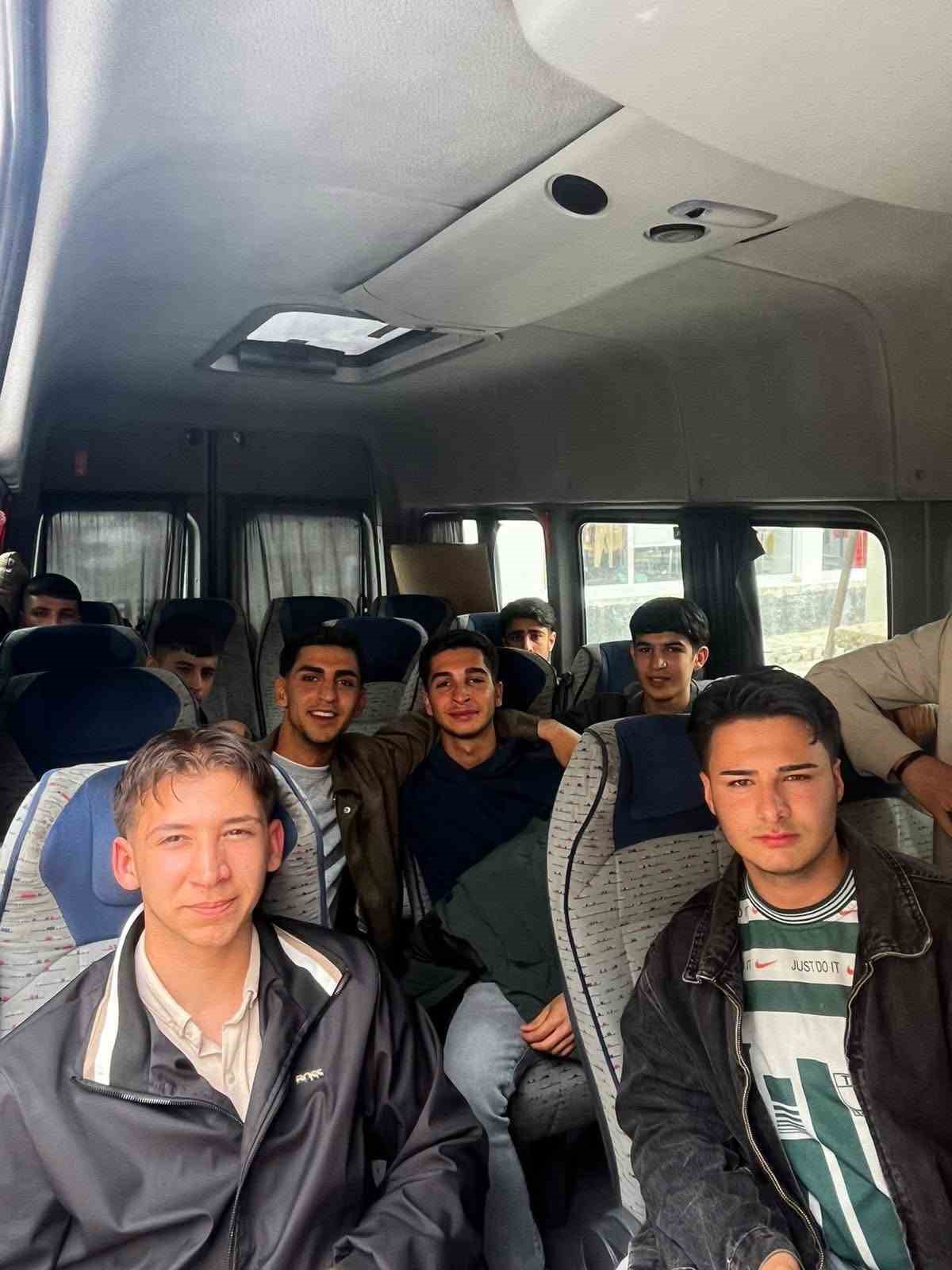 Çermik Belediyesi YKS’ye girecek öğrencileri kampa gönderdi
