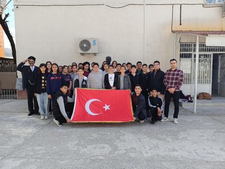 Çermik’te, hayatını kaybeden öğretmen ve öğrenciler anıldı
